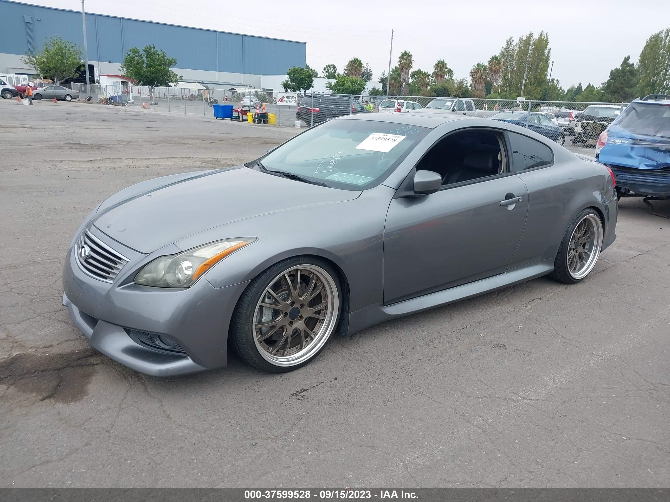 Photo 1 VIN: JN1CV6EK0CM420241 - INFINITI G 