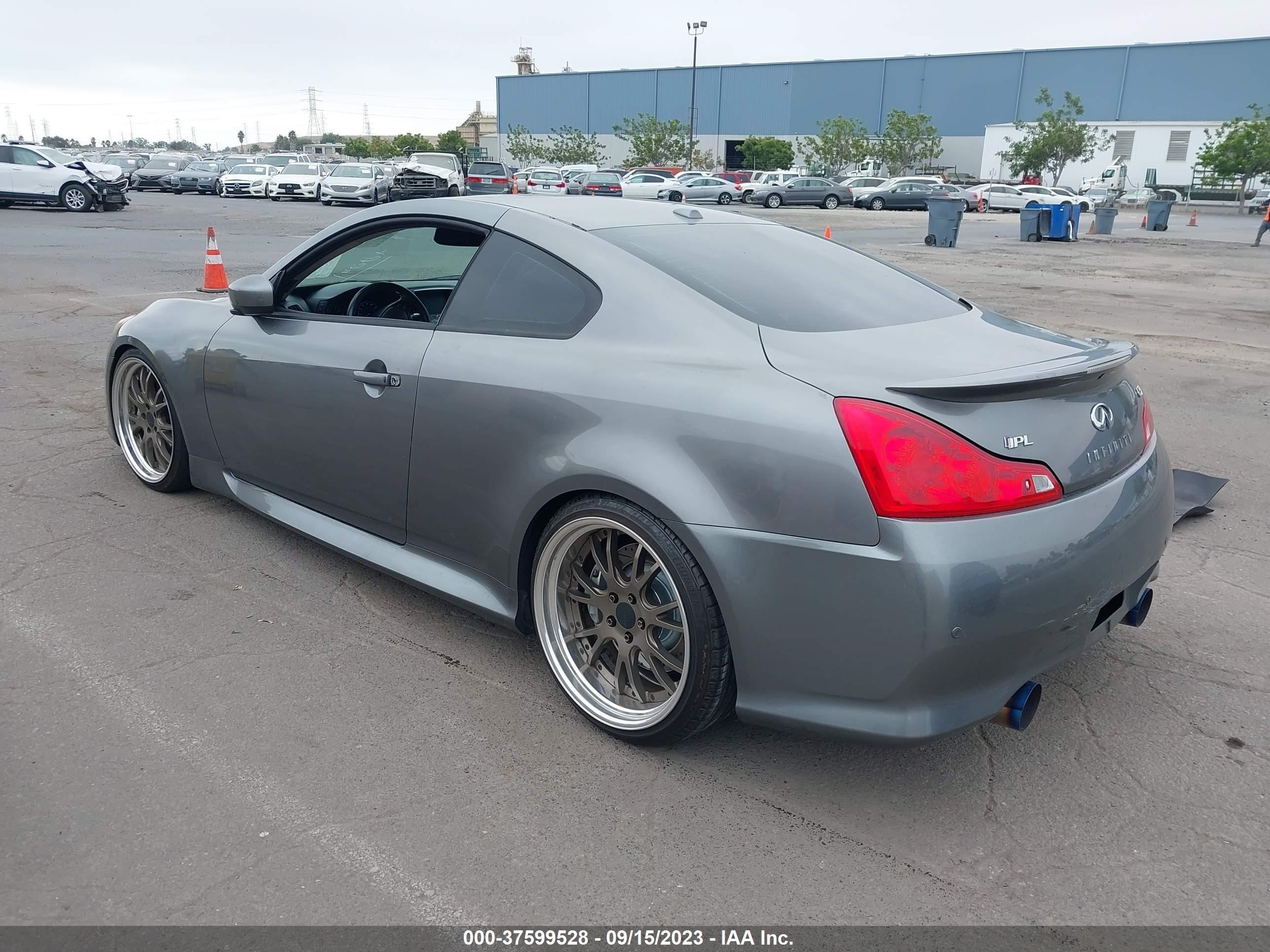 Photo 2 VIN: JN1CV6EK0CM420241 - INFINITI G 