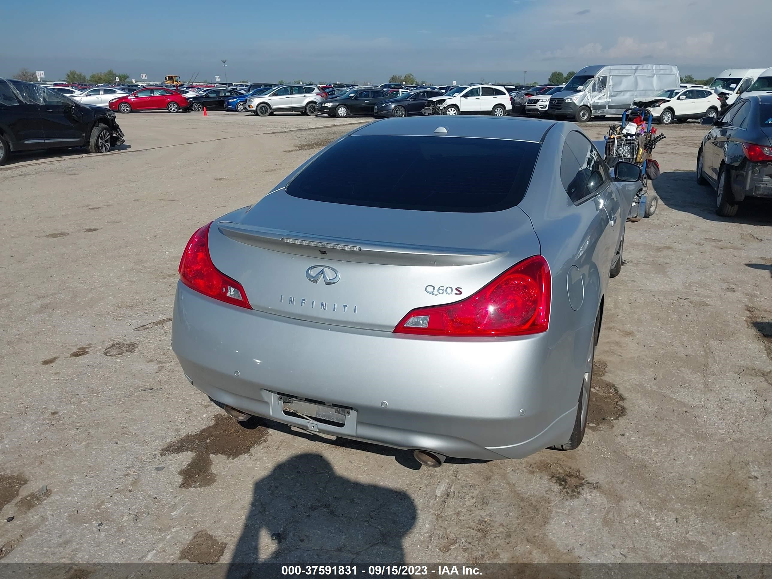 Photo 16 VIN: JN1CV6EK0EM111565 - INFINITI Q60 