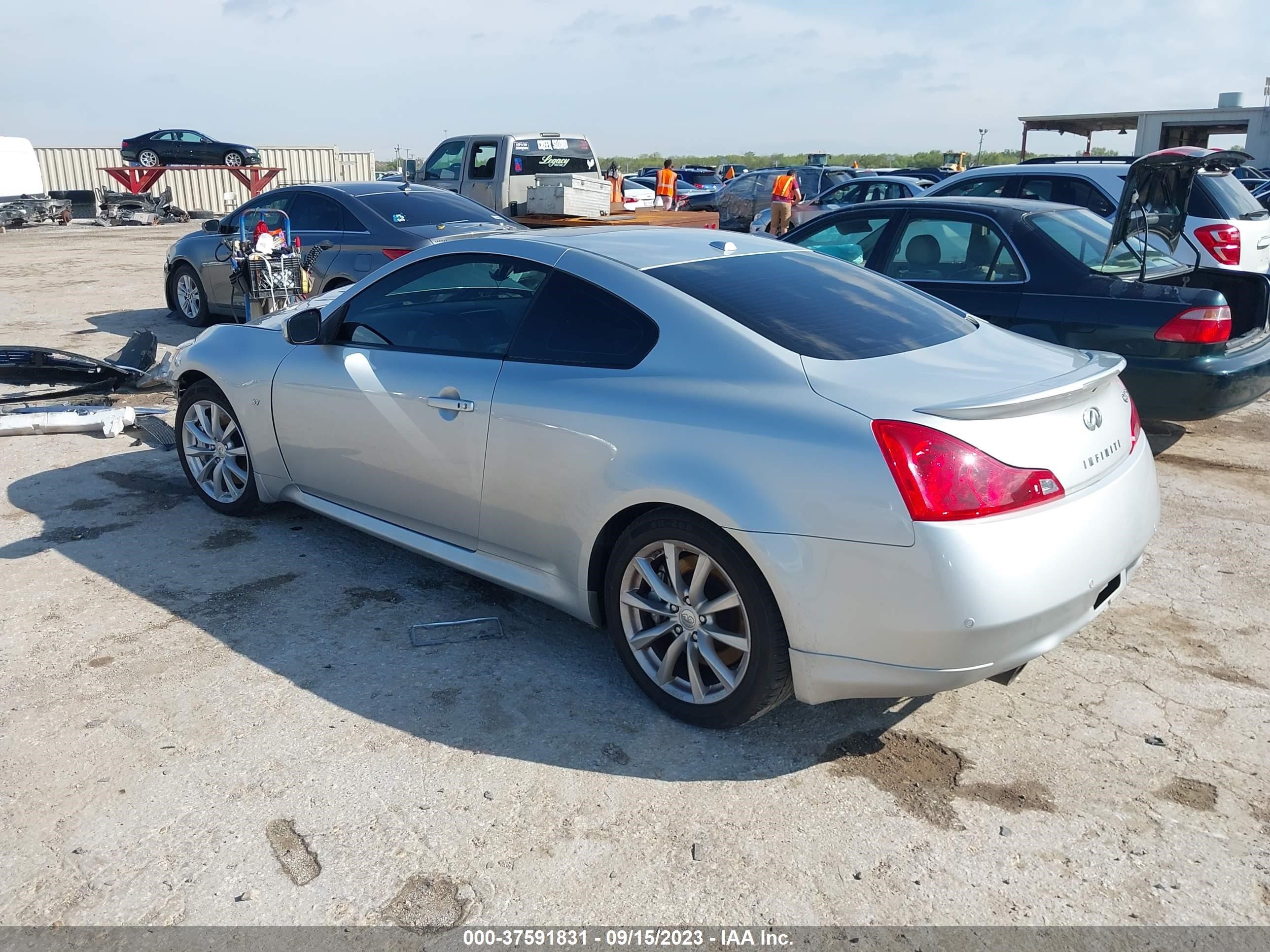 Photo 2 VIN: JN1CV6EK0EM111565 - INFINITI Q60 