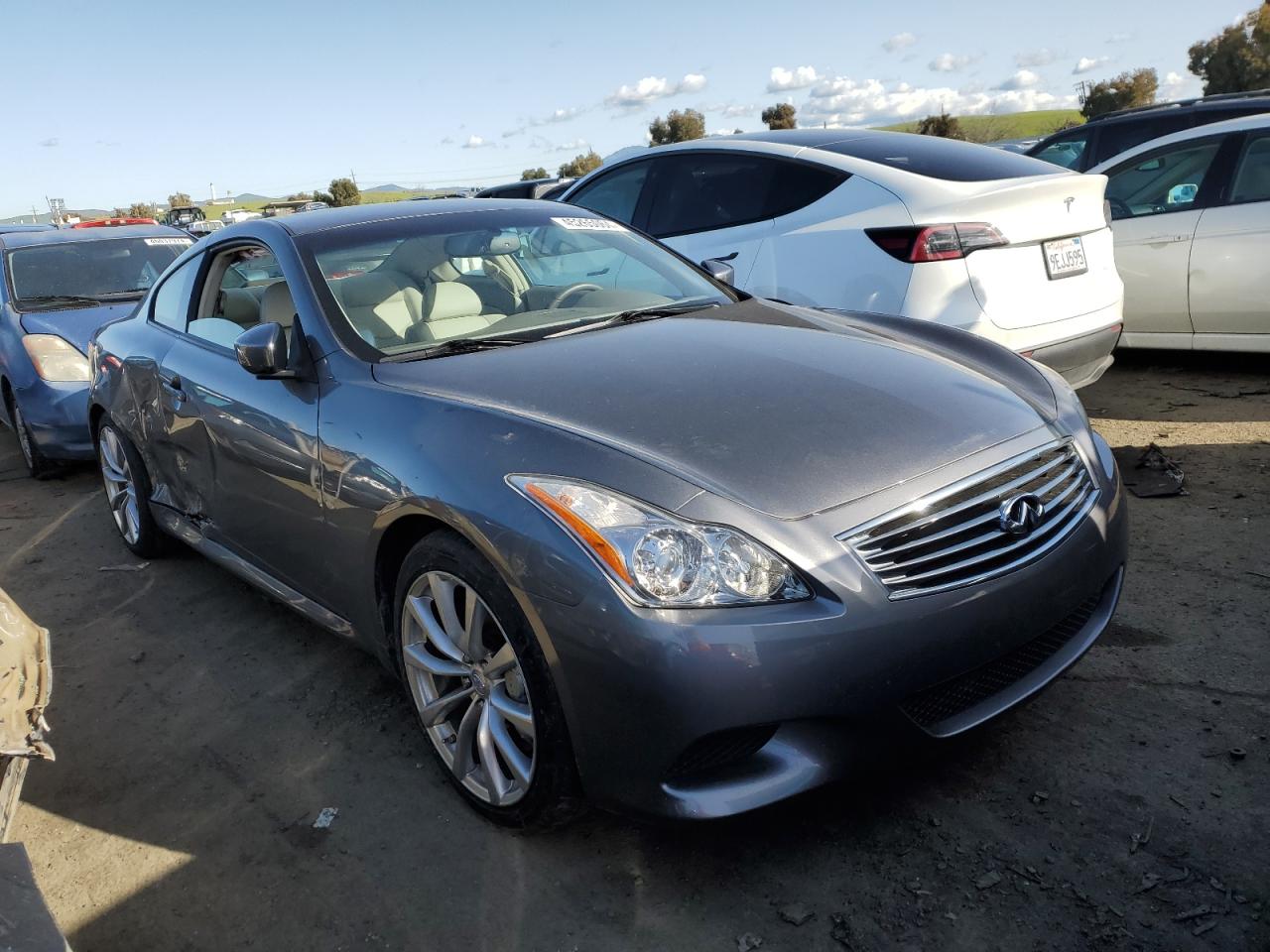 Photo 3 VIN: JN1CV6EK2AM104966 - INFINITI G 