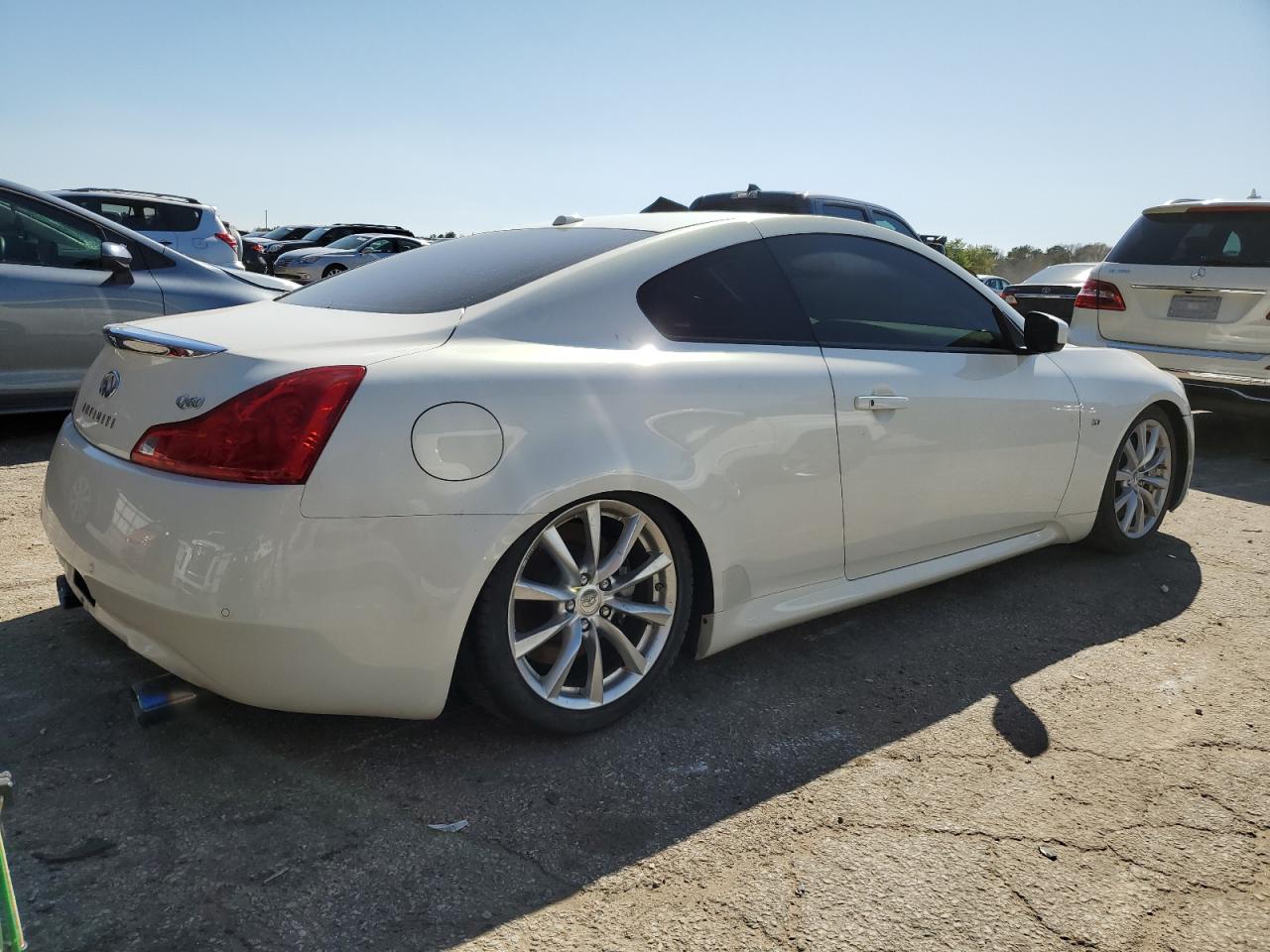 Photo 2 VIN: JN1CV6EK6EM110923 - INFINITI Q60 