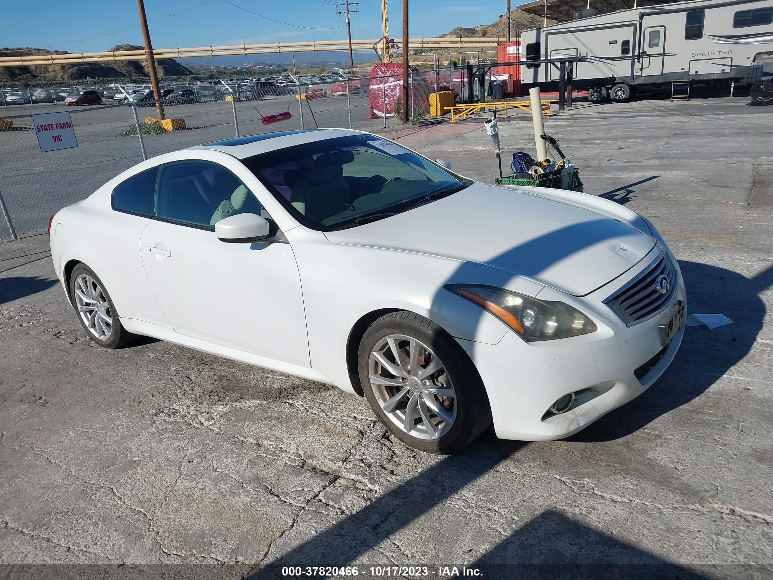 Photo 0 VIN: JN1CV6EK8BM215734 - INFINITI G 