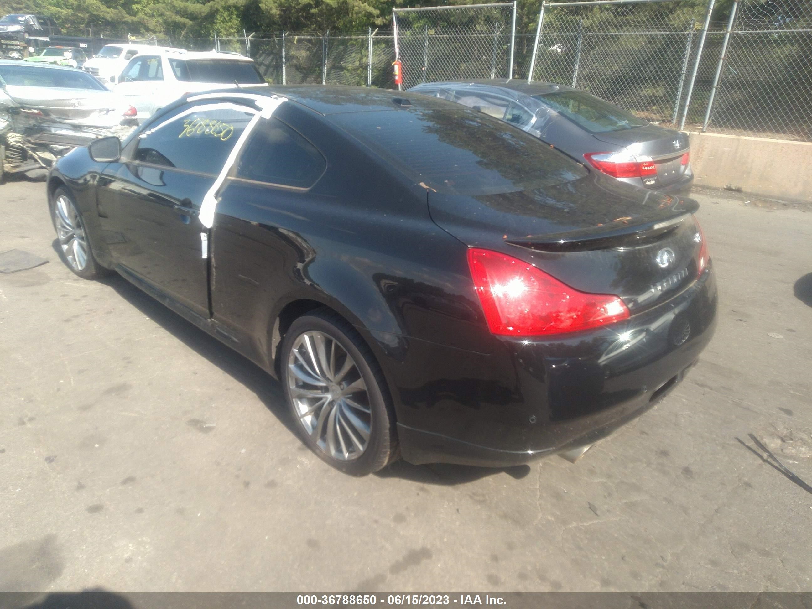 Photo 2 VIN: JN1CV6EK8DM923887 - INFINITI G 