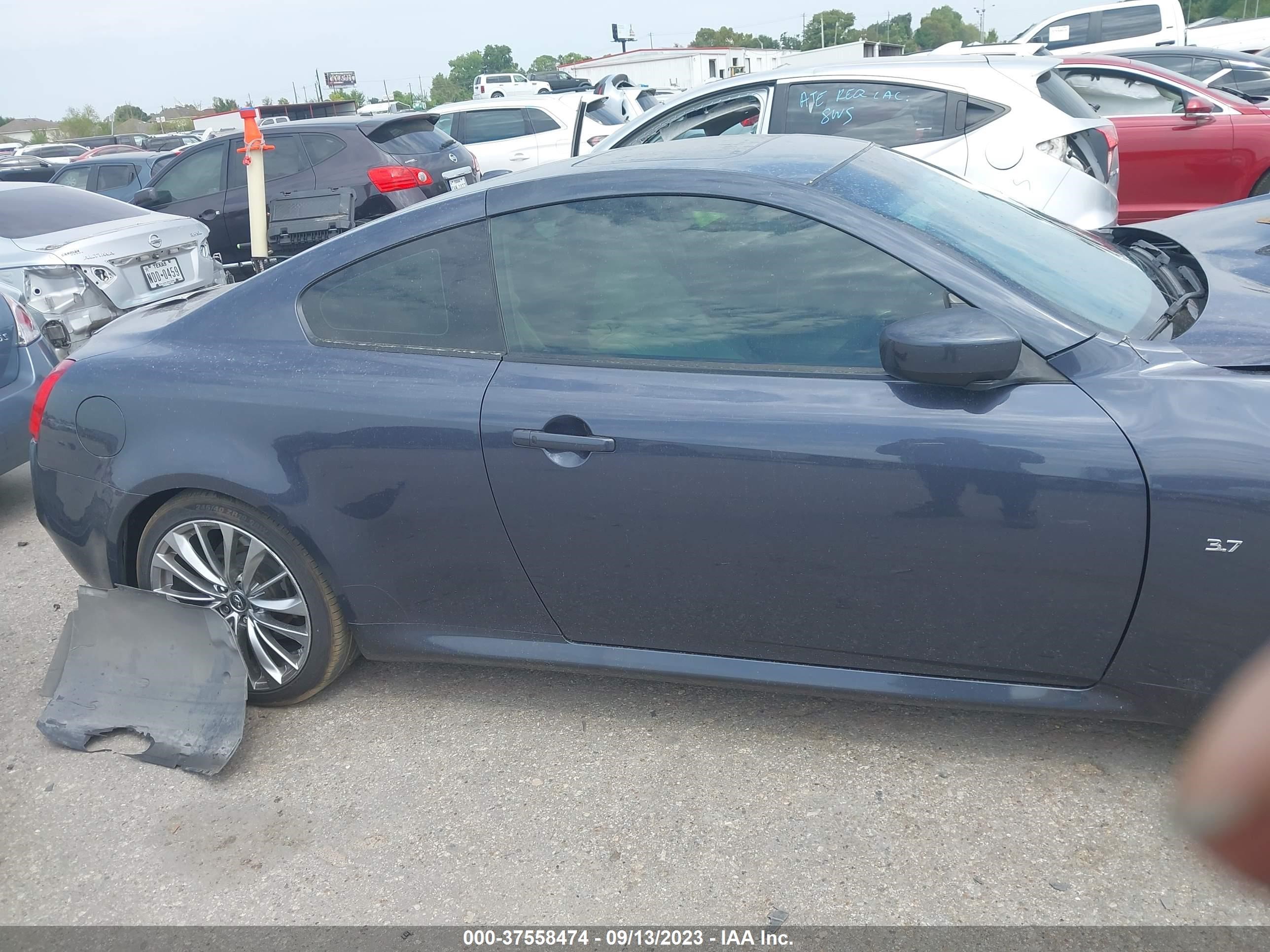 Photo 13 VIN: JN1CV6EK8EM112625 - INFINITI Q60 