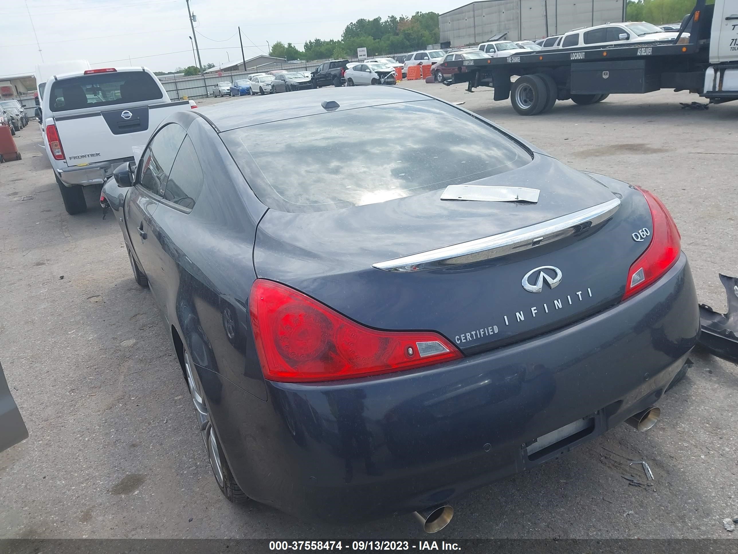 Photo 2 VIN: JN1CV6EK8EM112625 - INFINITI Q60 