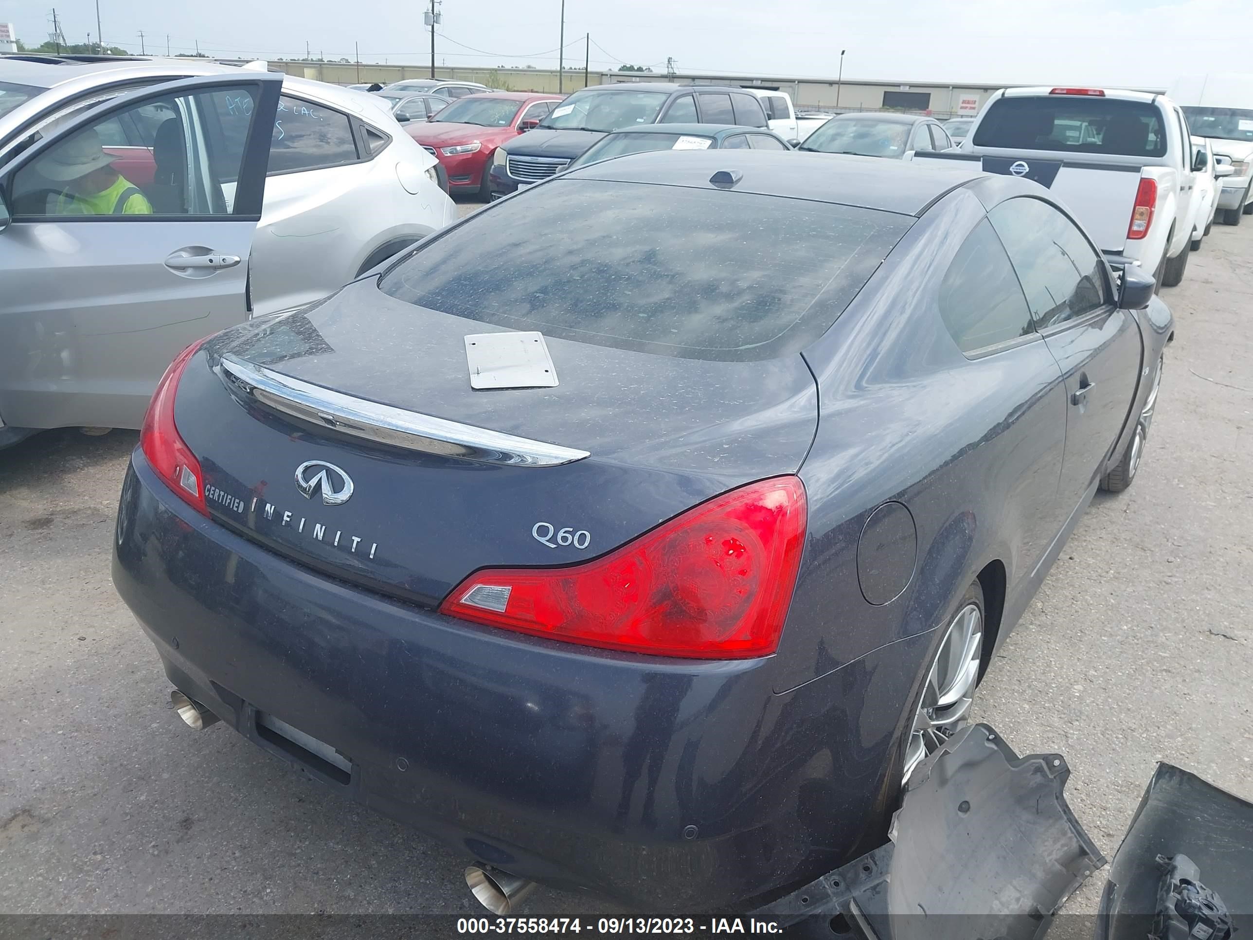 Photo 3 VIN: JN1CV6EK8EM112625 - INFINITI Q60 