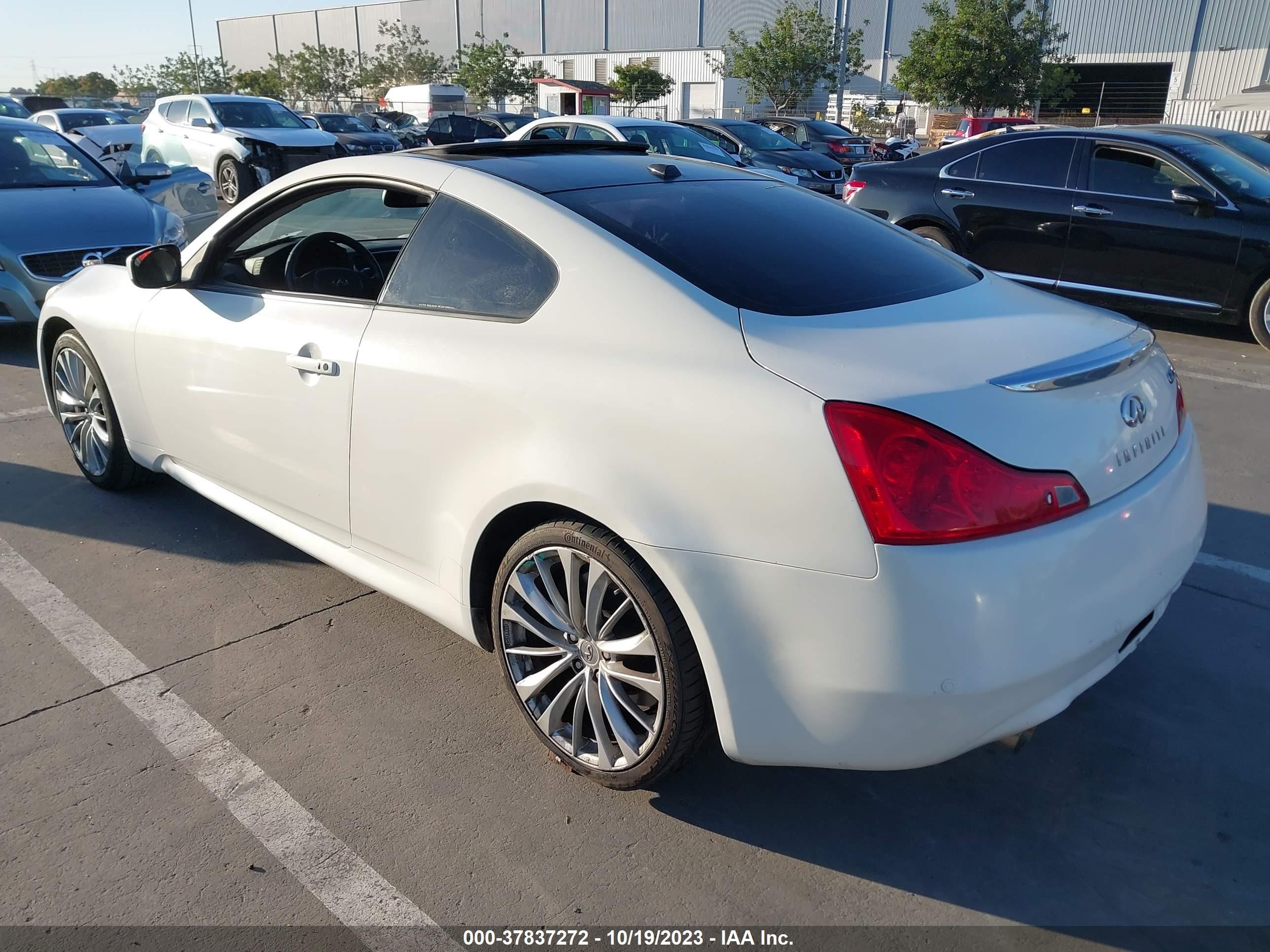 Photo 2 VIN: JN1CV6EKXBM215170 - INFINITI G 