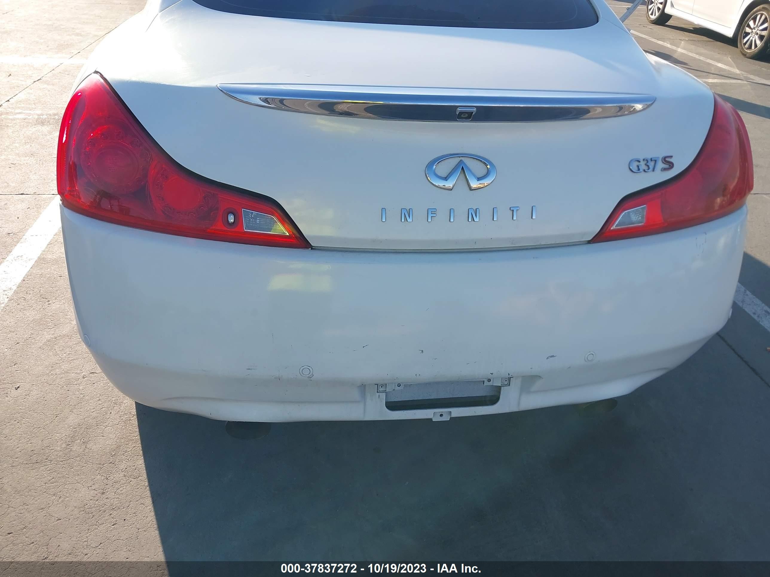 Photo 5 VIN: JN1CV6EKXBM215170 - INFINITI G 