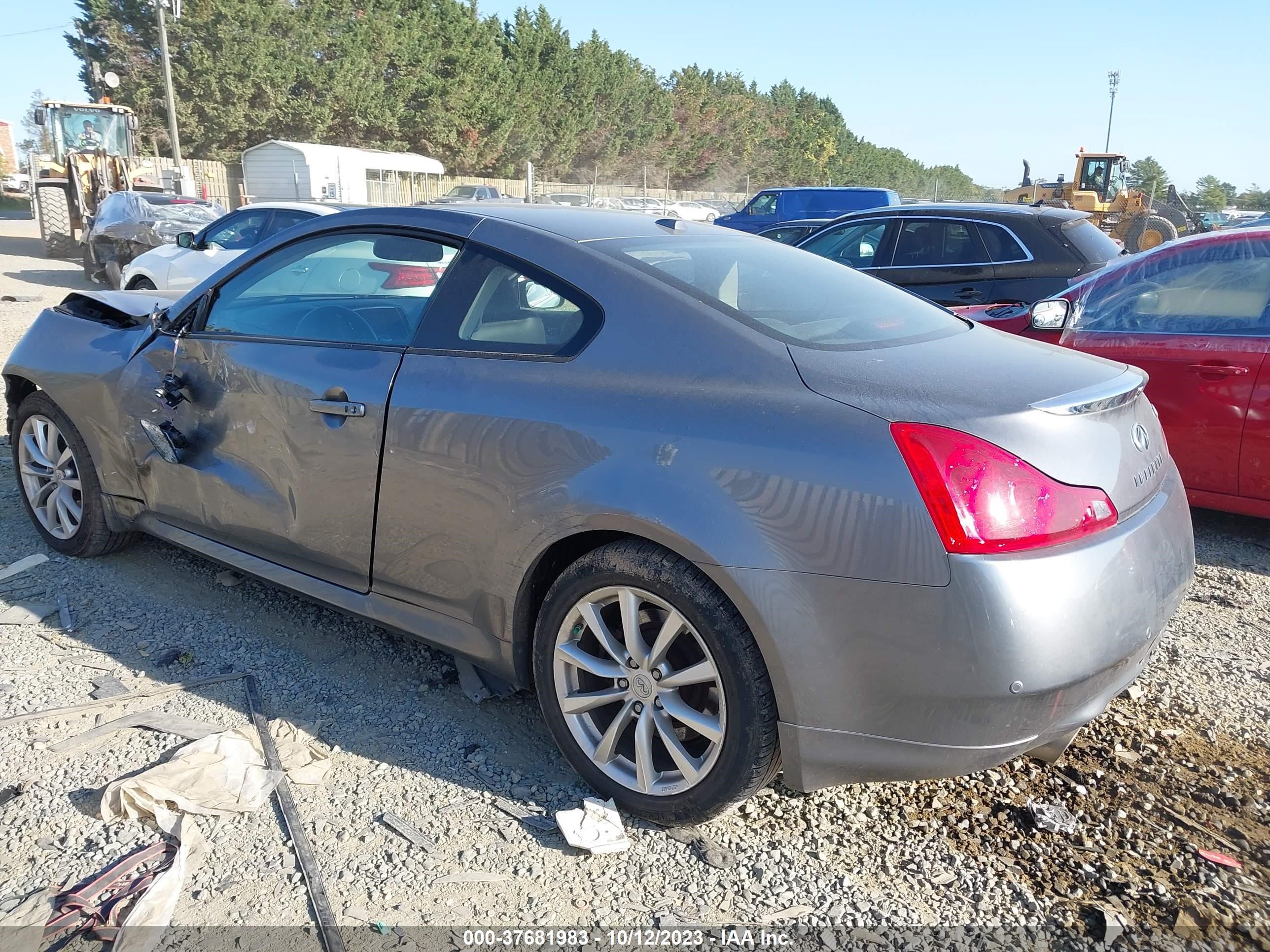 Photo 2 VIN: JN1CV6EL0BM262314 - INFINITI G37 COUPE 