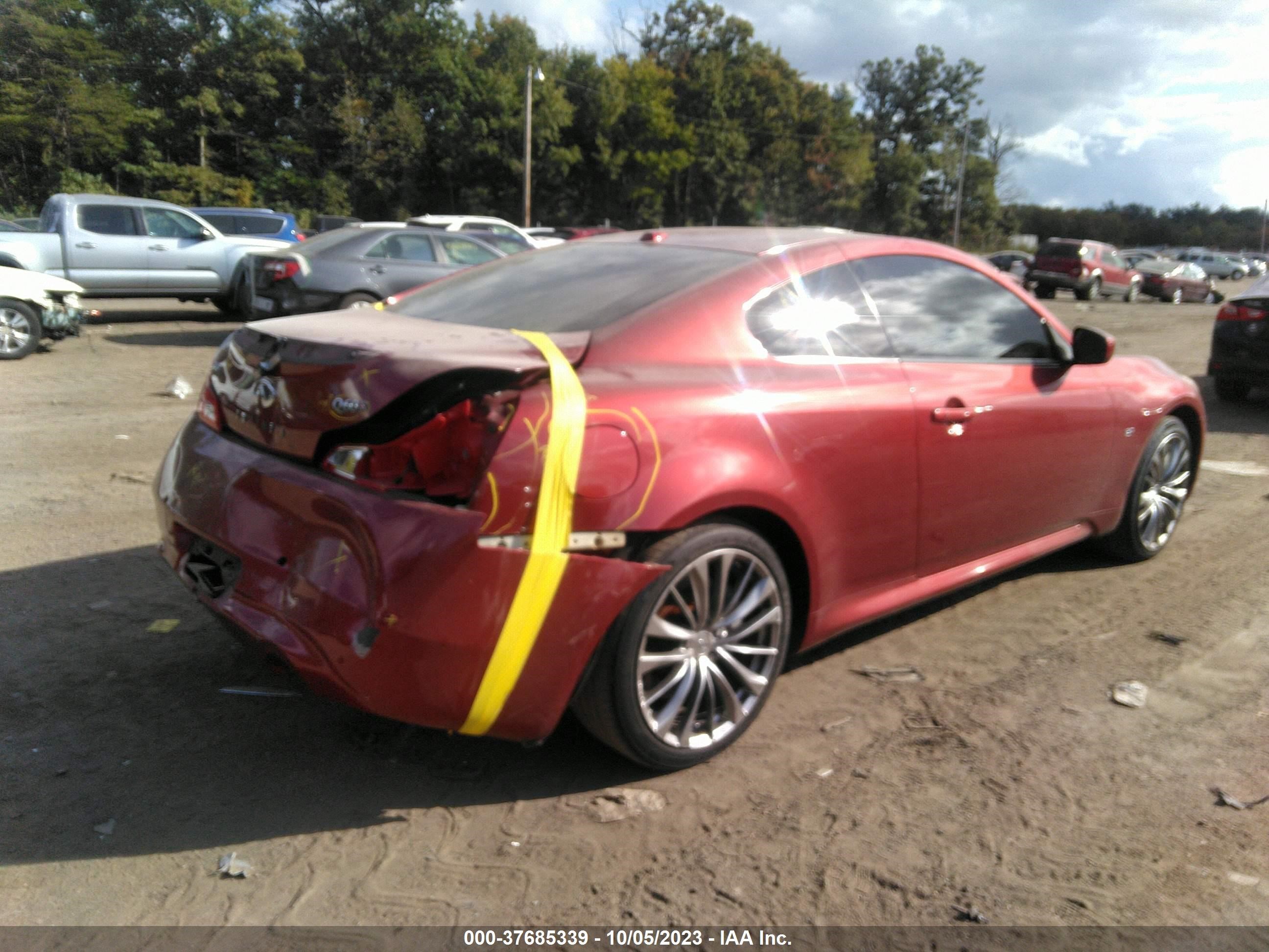 Photo 3 VIN: JN1CV6EL3EM131365 - INFINITI Q60 