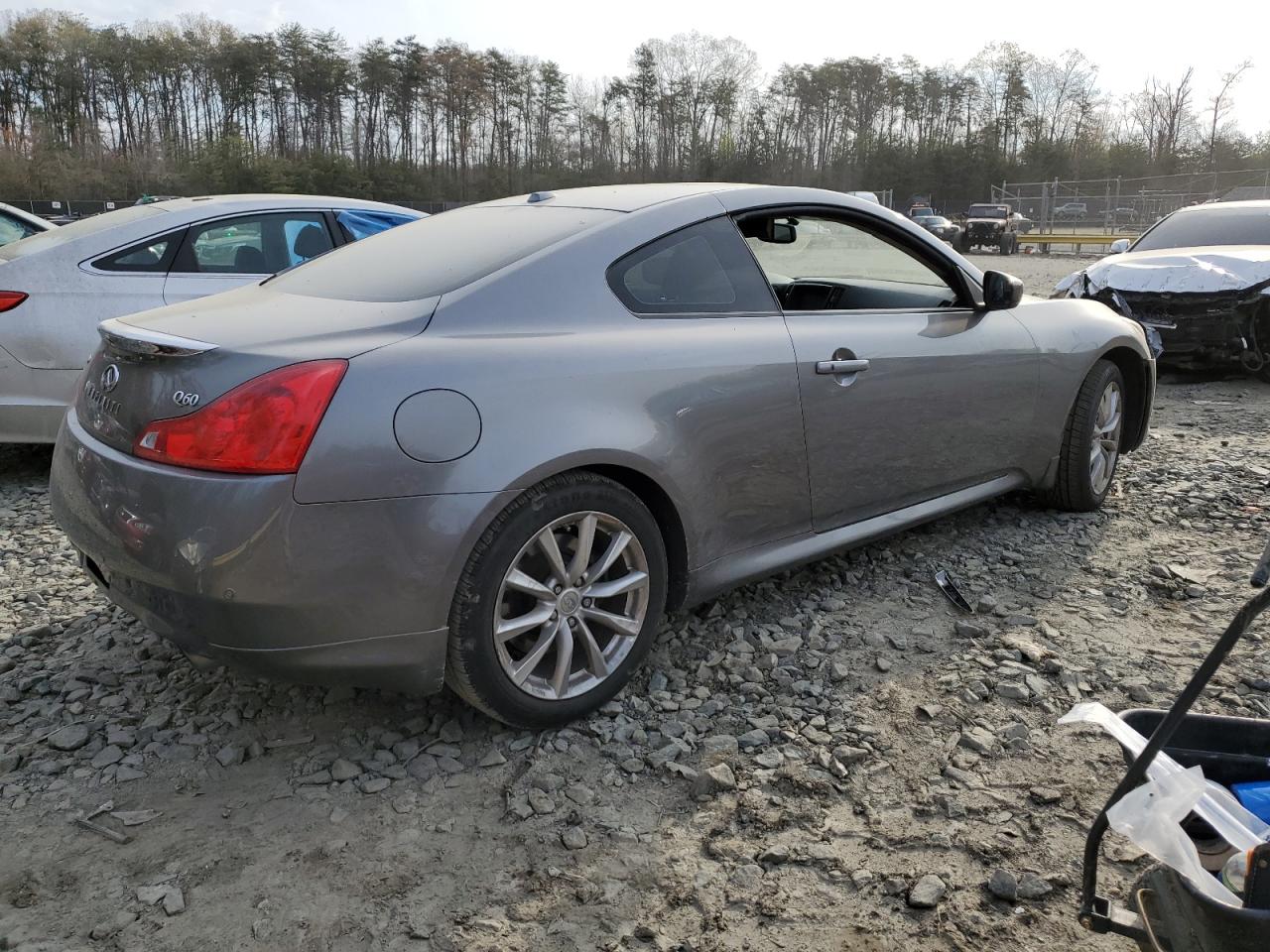 Photo 2 VIN: JN1CV6EL3EM131799 - INFINITI Q60 