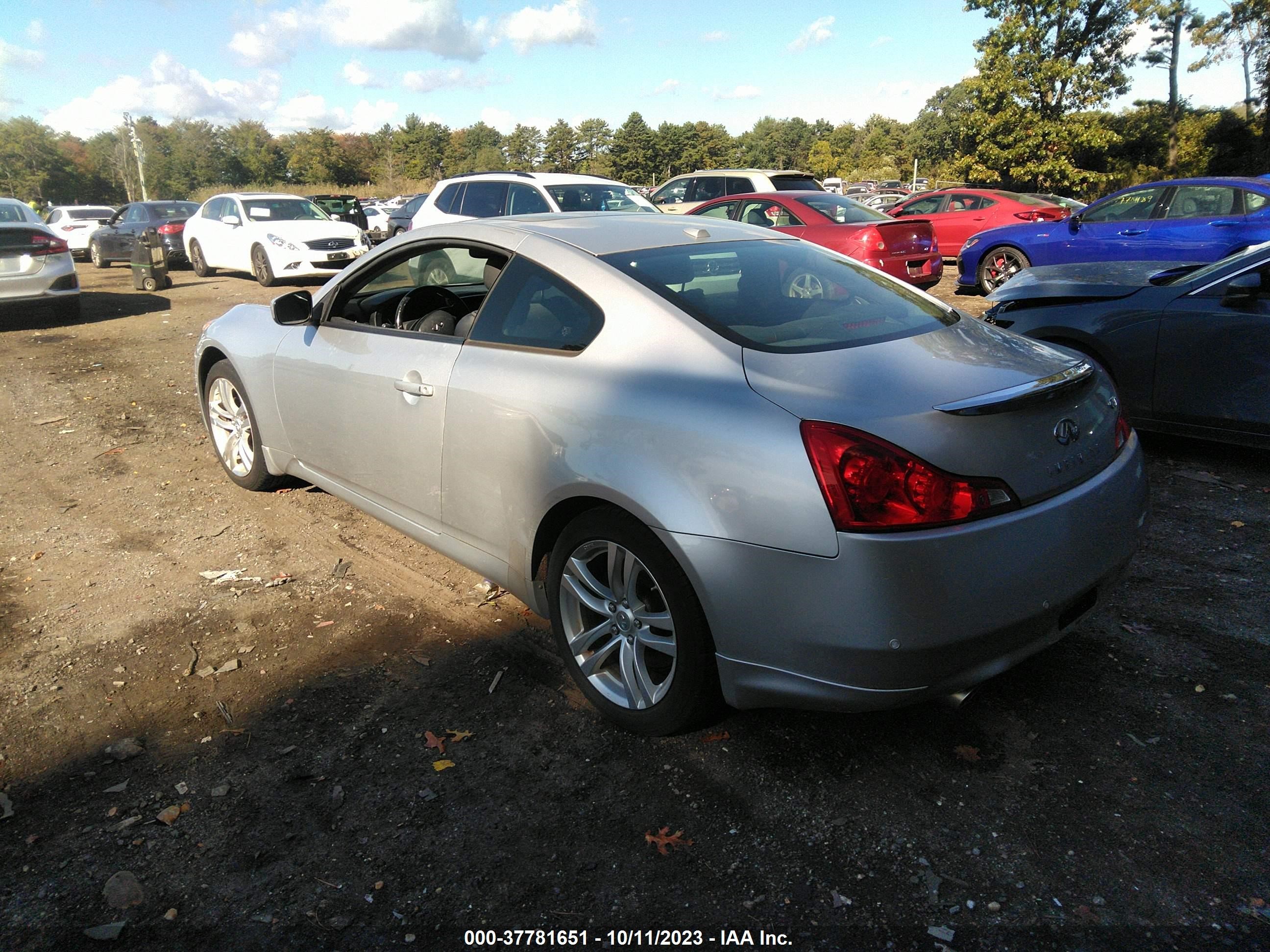 Photo 2 VIN: JN1CV6EL4AM153174 - INFINITI G 