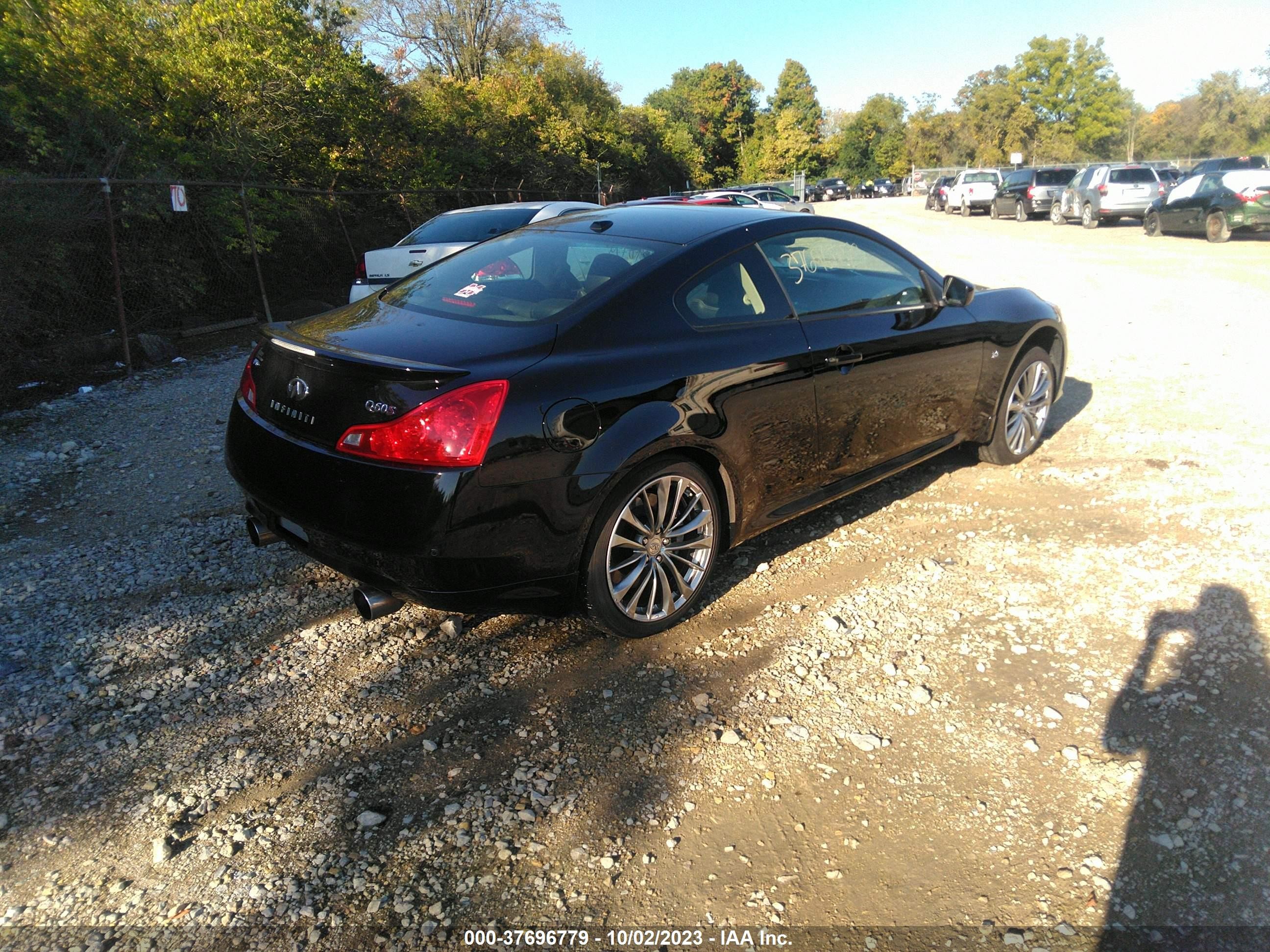 Photo 3 VIN: JN1CV6EL4FM890544 - INFINITI Q60 