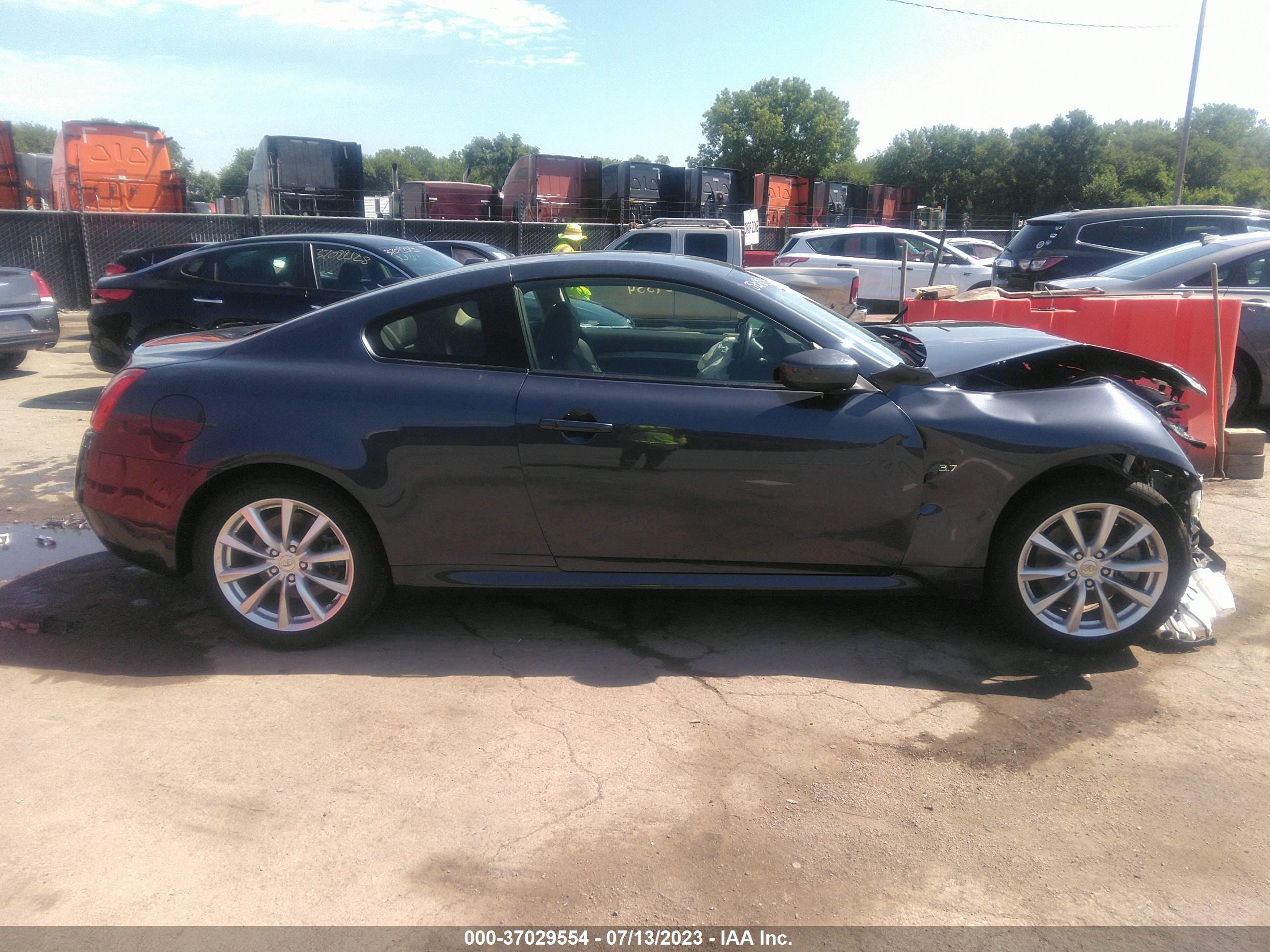 Photo 13 VIN: JN1CV6EL7FM890215 - INFINITI Q60 