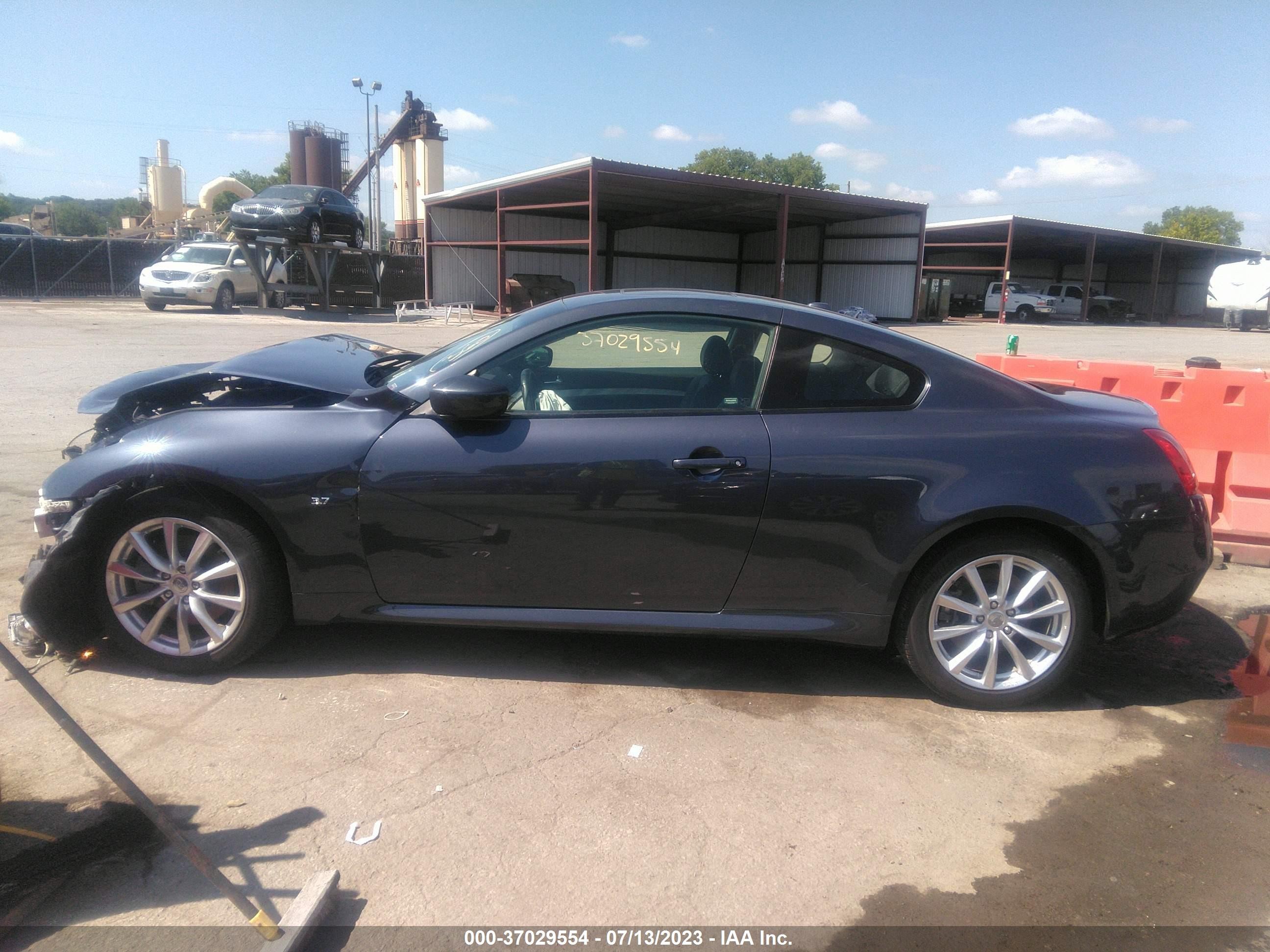 Photo 14 VIN: JN1CV6EL7FM890215 - INFINITI Q60 