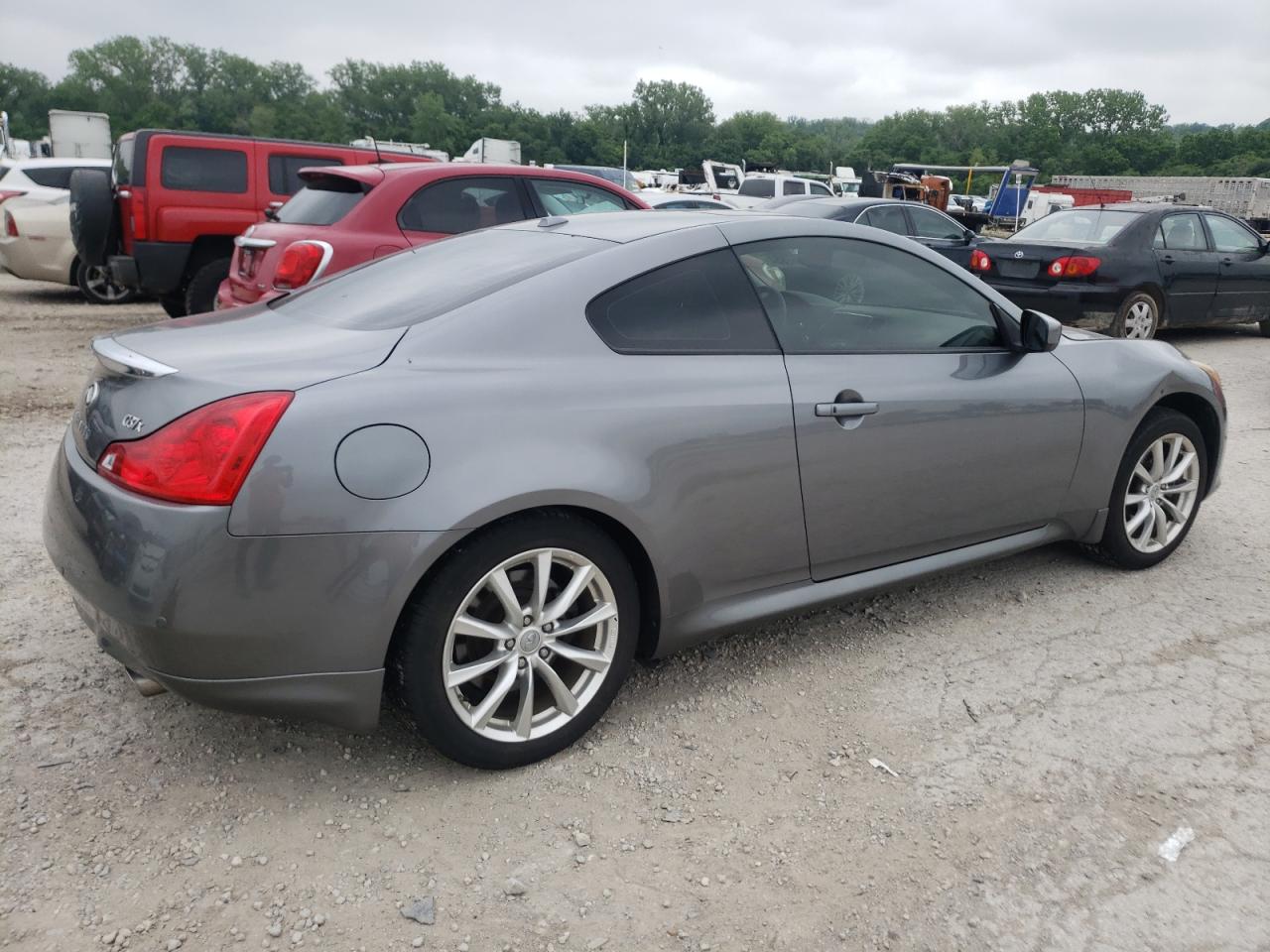 Photo 2 VIN: JN1CV6ELXBM262465 - INFINITI G 