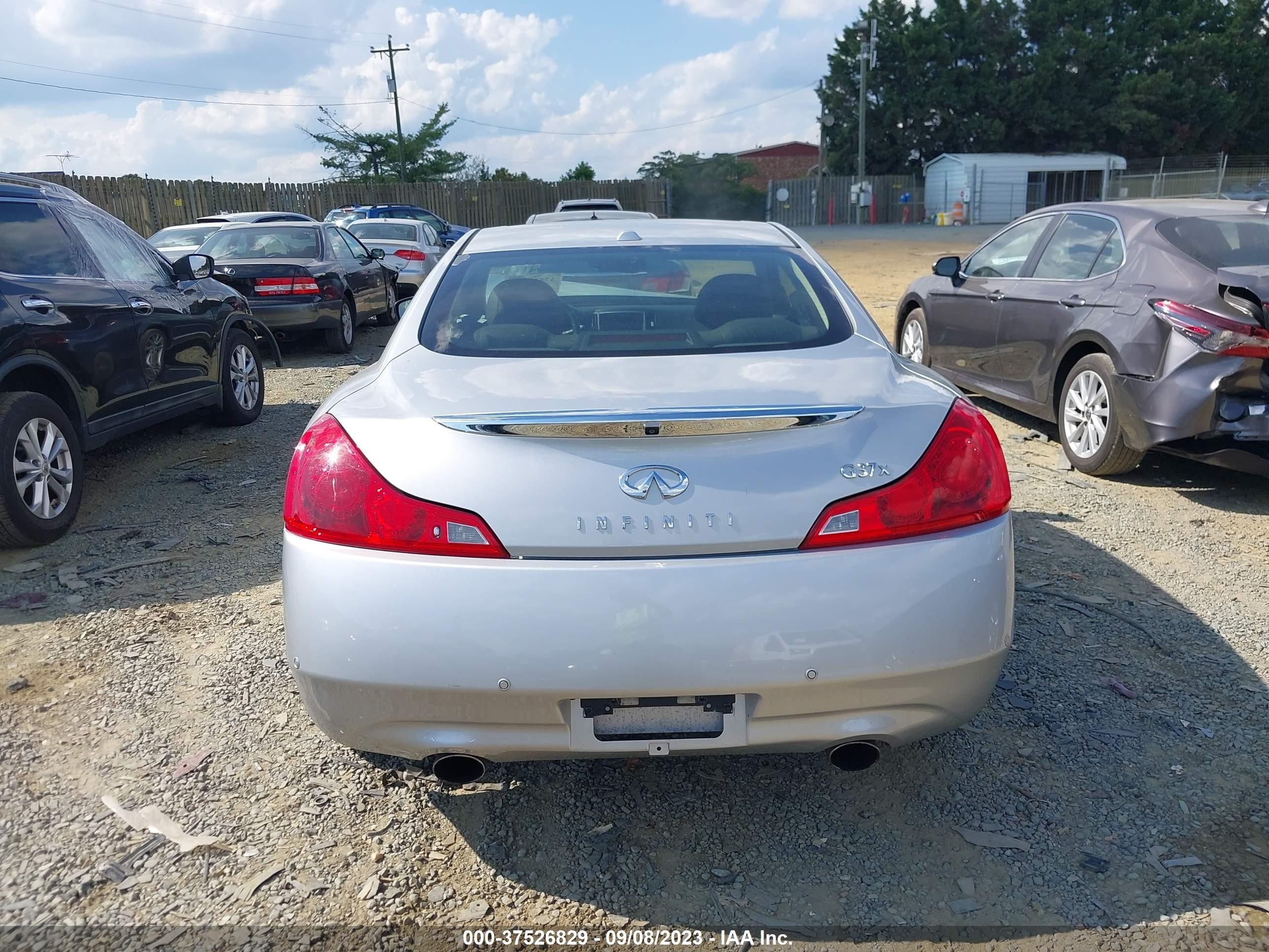 Photo 15 VIN: JN1CV6ELXDM981900 - INFINITI G 