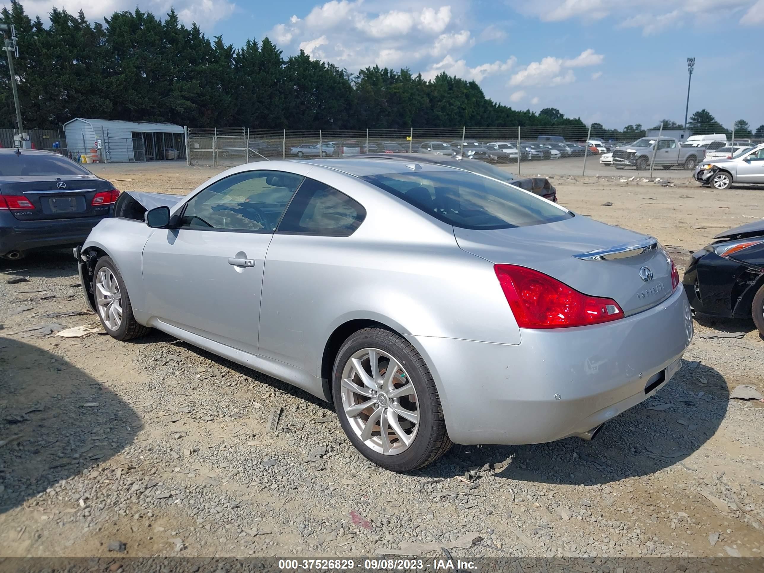 Photo 2 VIN: JN1CV6ELXDM981900 - INFINITI G 