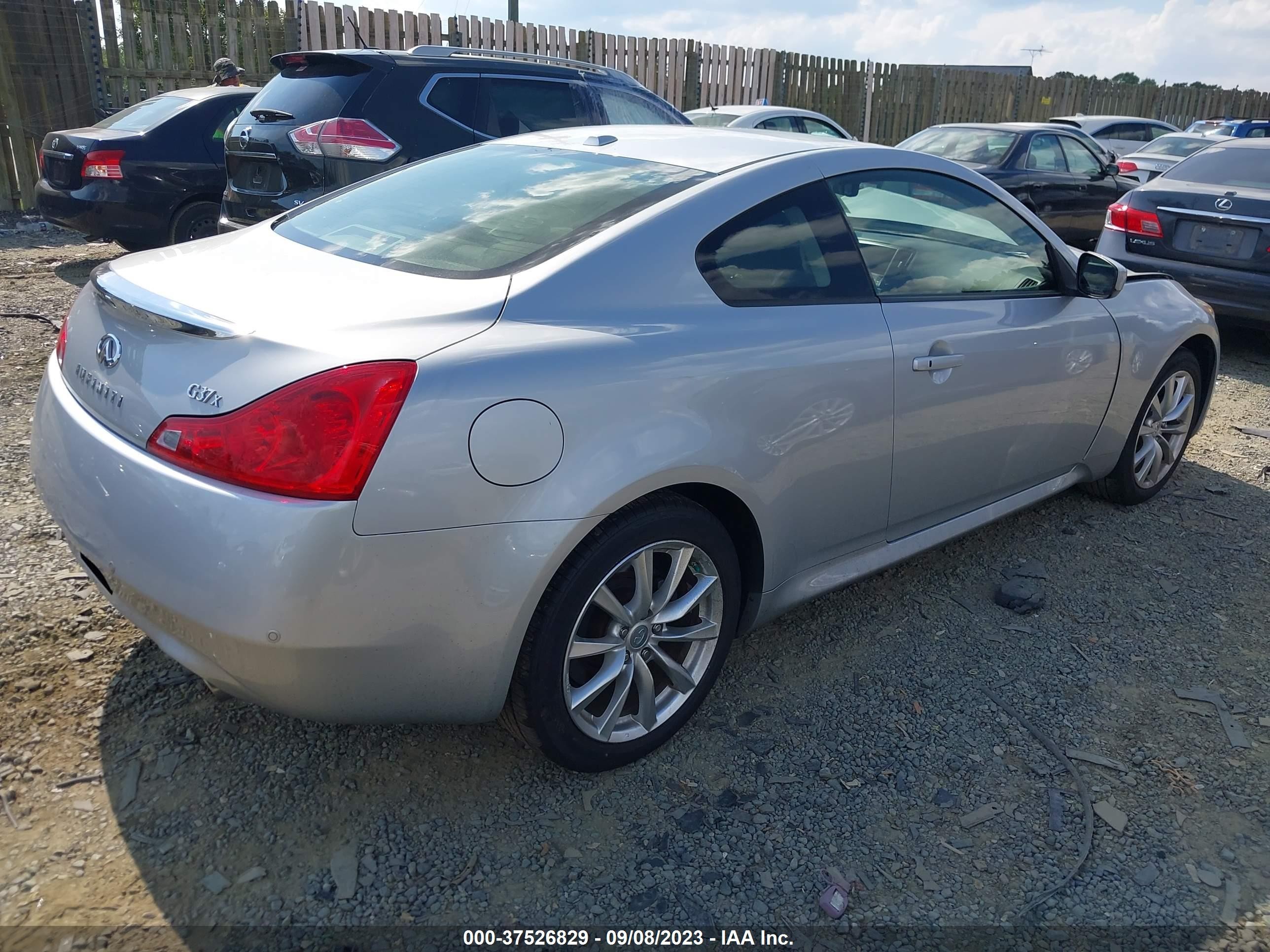 Photo 3 VIN: JN1CV6ELXDM981900 - INFINITI G 