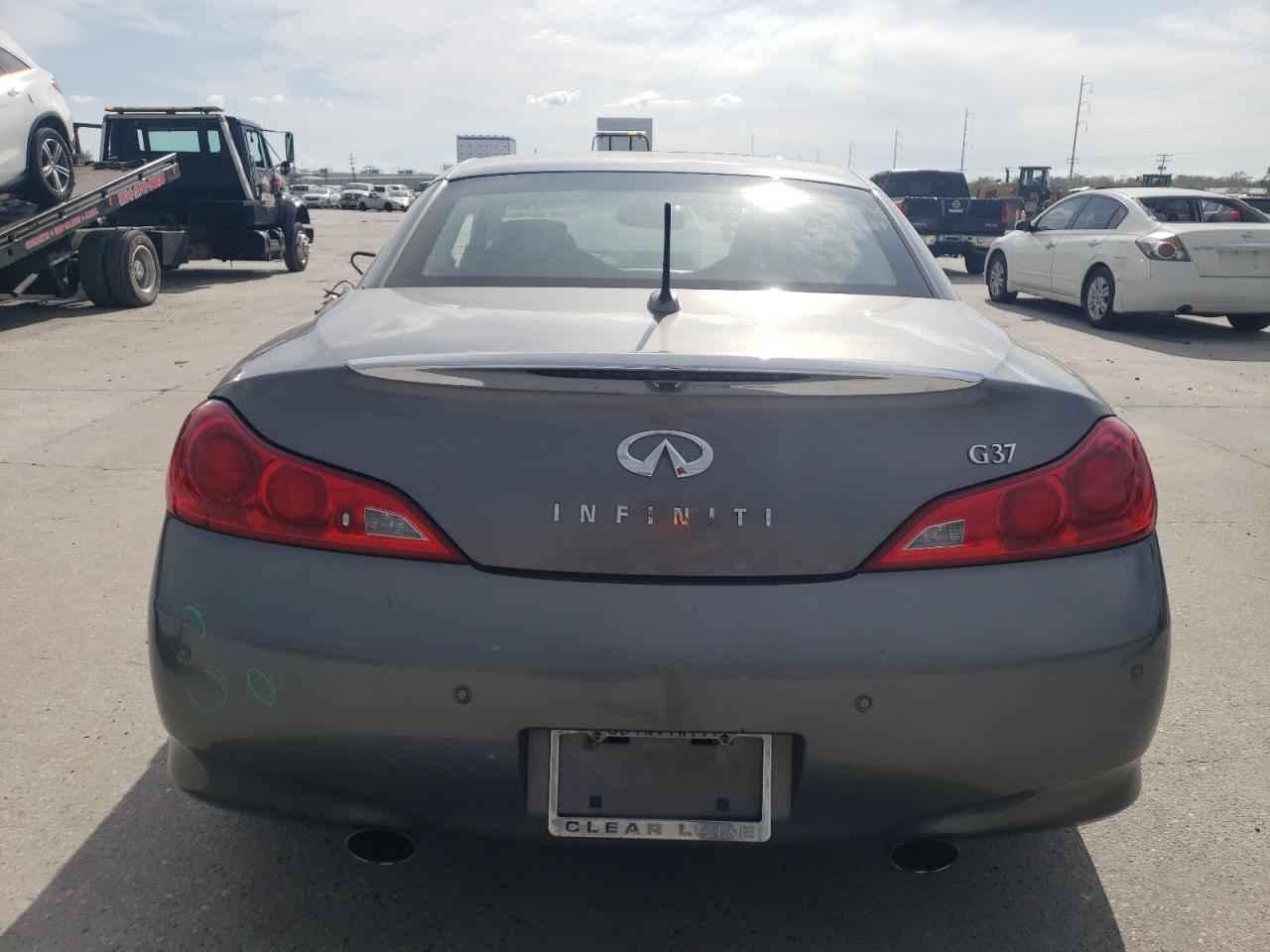 Photo 5 VIN: JN1CV6FE0CM202423 - INFINITI G 