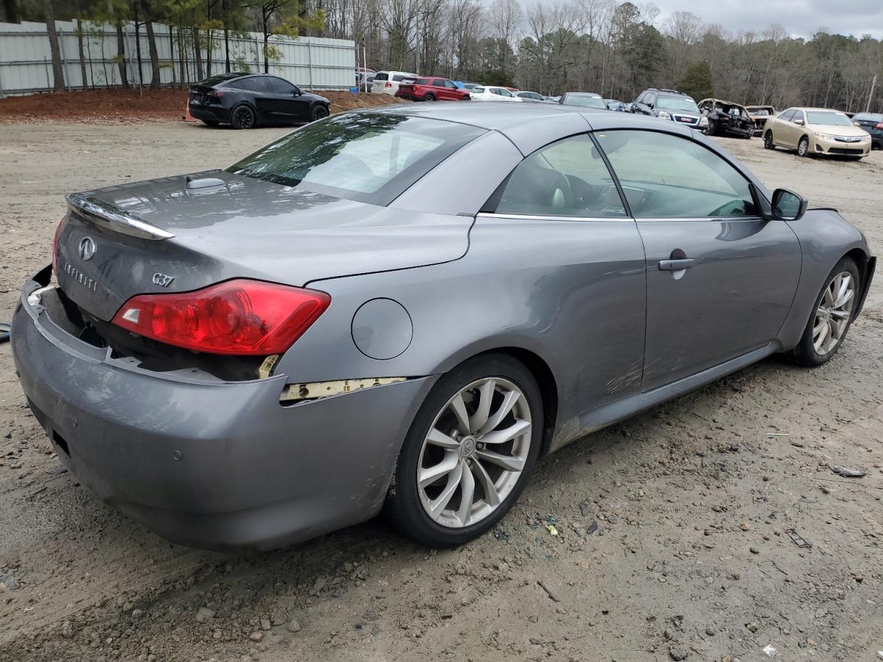 Photo 2 VIN: JN1CV6FE0DM771063 - INFINITI G 