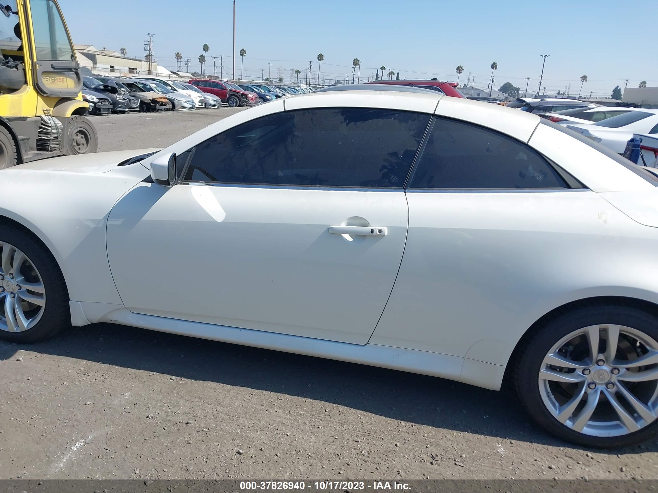 Photo 14 VIN: JN1CV6FE1AM352277 - INFINITI G 