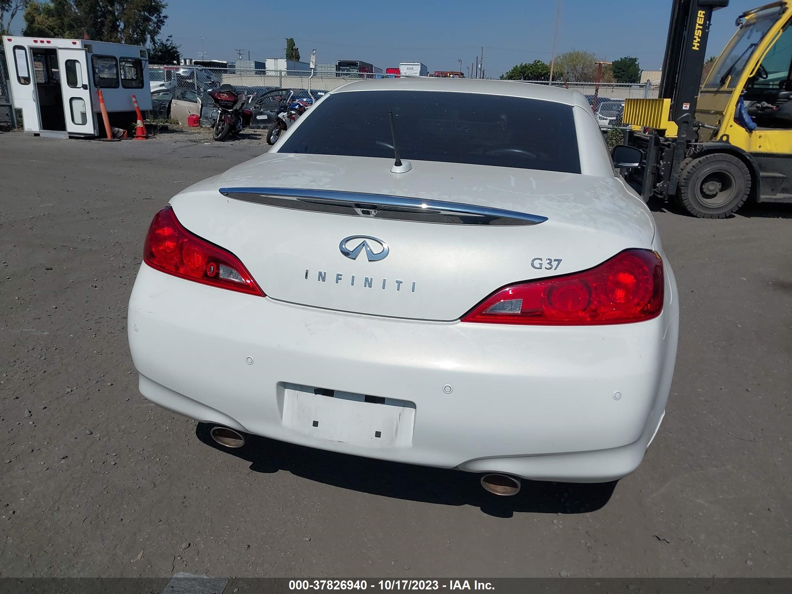 Photo 16 VIN: JN1CV6FE1AM352277 - INFINITI G 