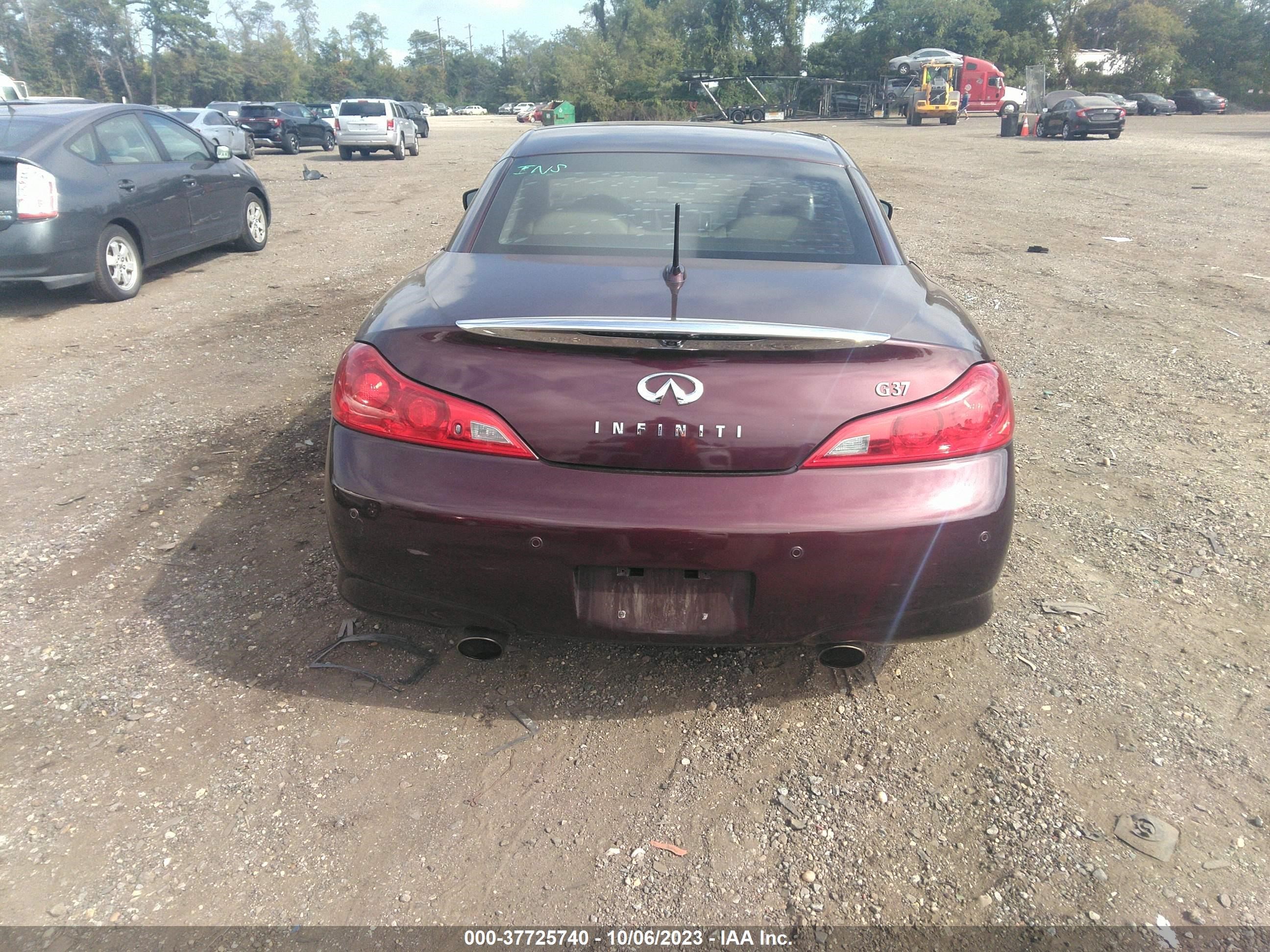 Photo 16 VIN: JN1CV6FE3AM354029 - INFINITI G 