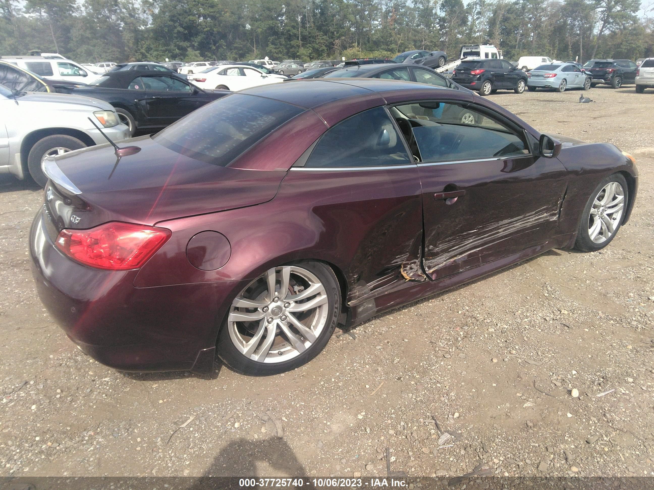 Photo 3 VIN: JN1CV6FE3AM354029 - INFINITI G 