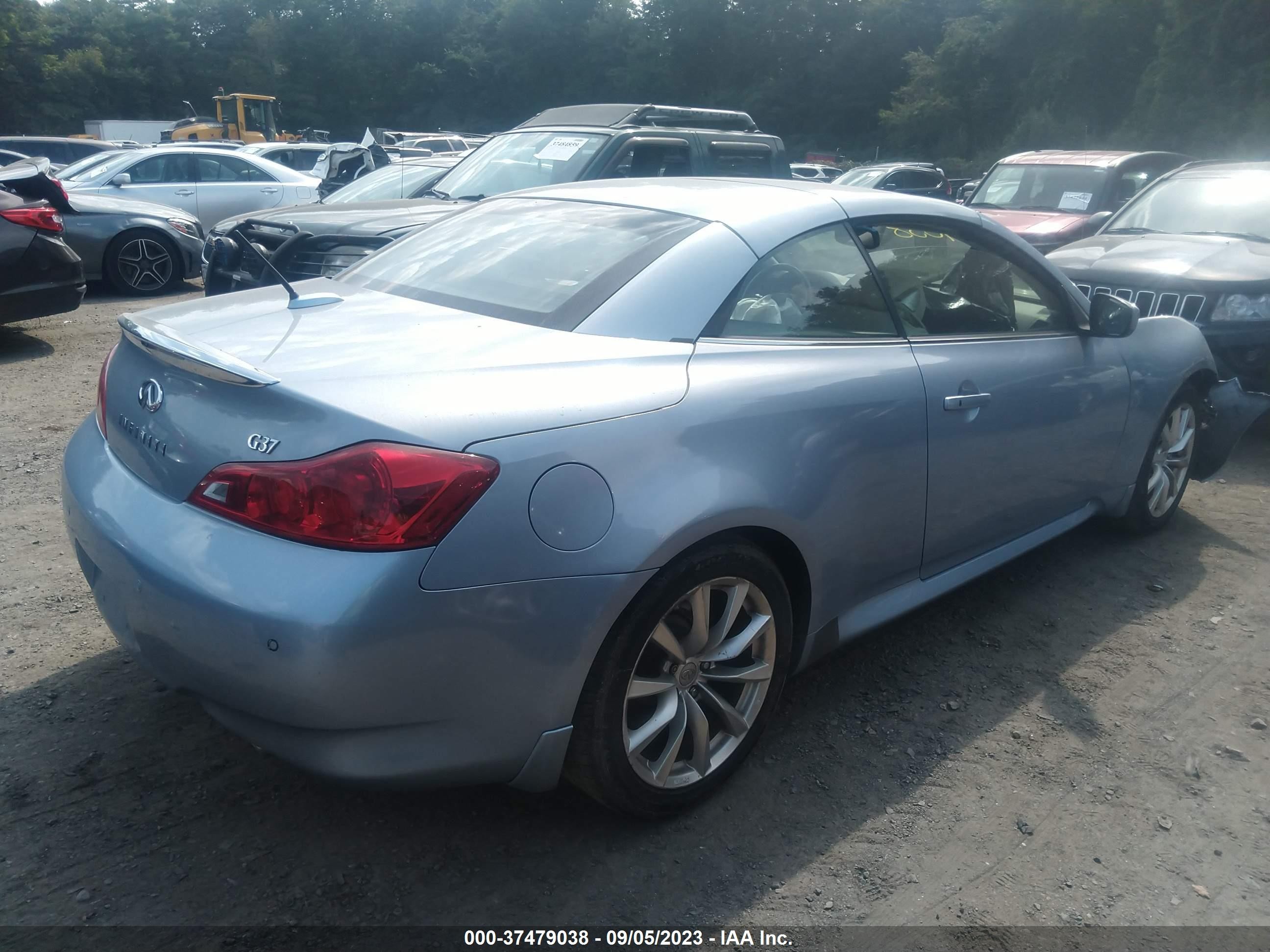 Photo 3 VIN: JN1CV6FE3DM771591 - INFINITI G 