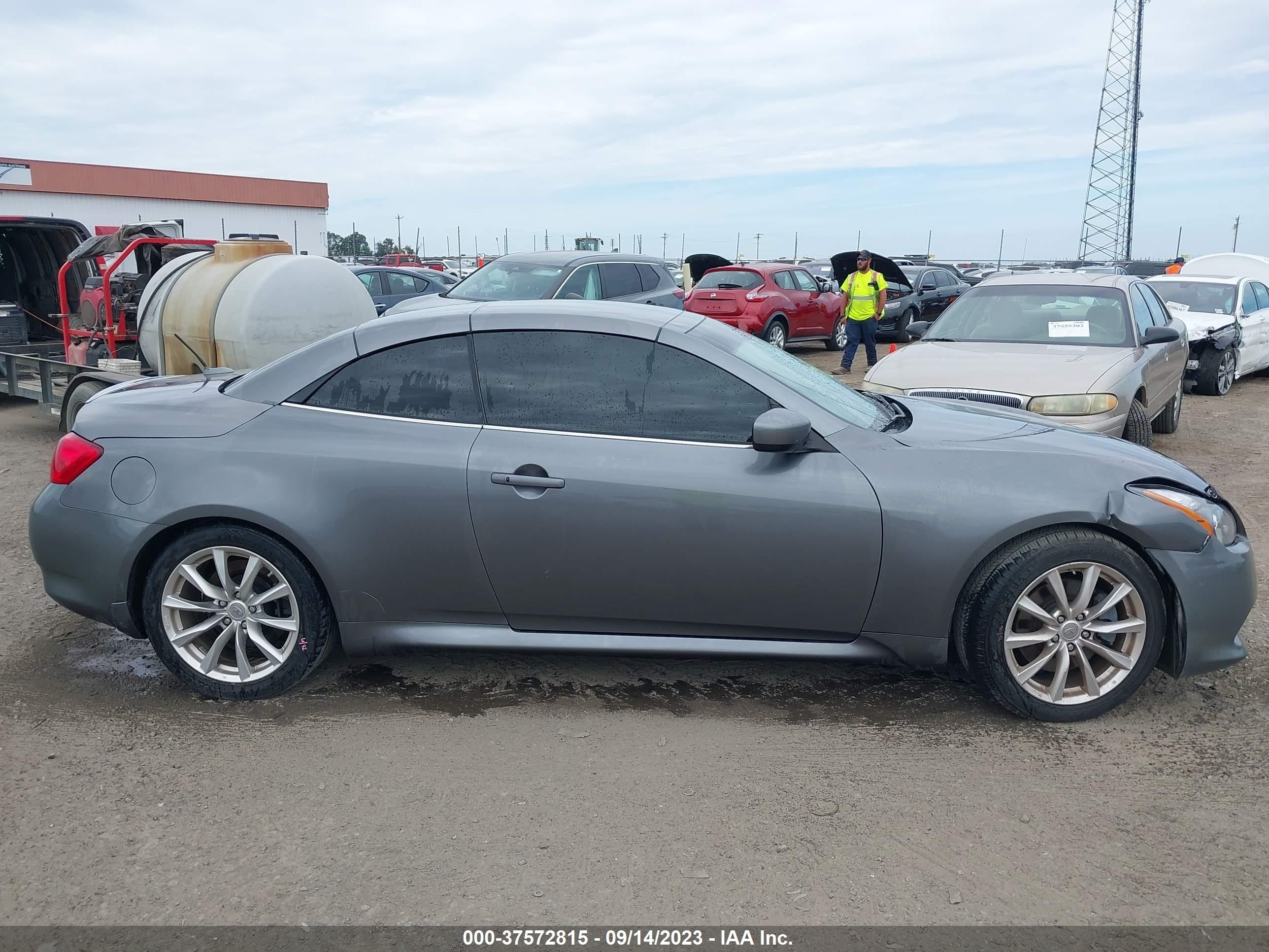 Photo 12 VIN: JN1CV6FE7DM771299 - INFINITI G 