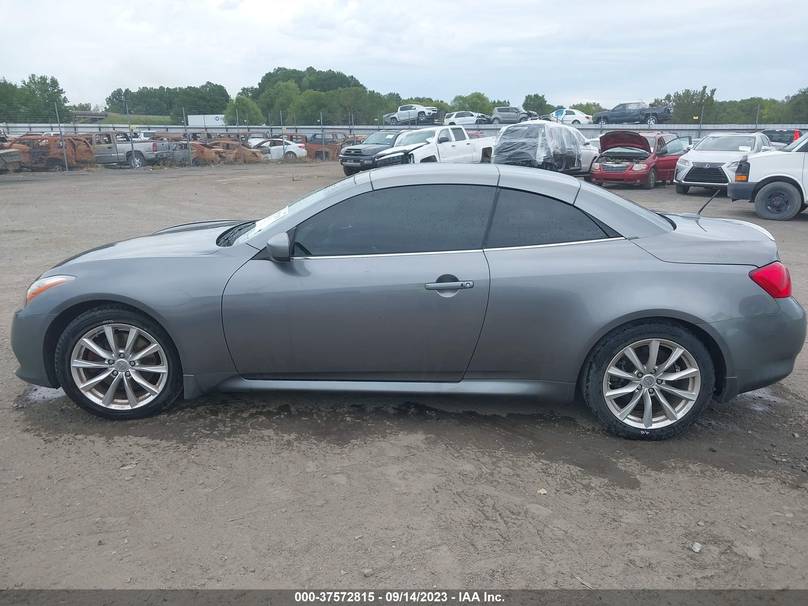 Photo 13 VIN: JN1CV6FE7DM771299 - INFINITI G 