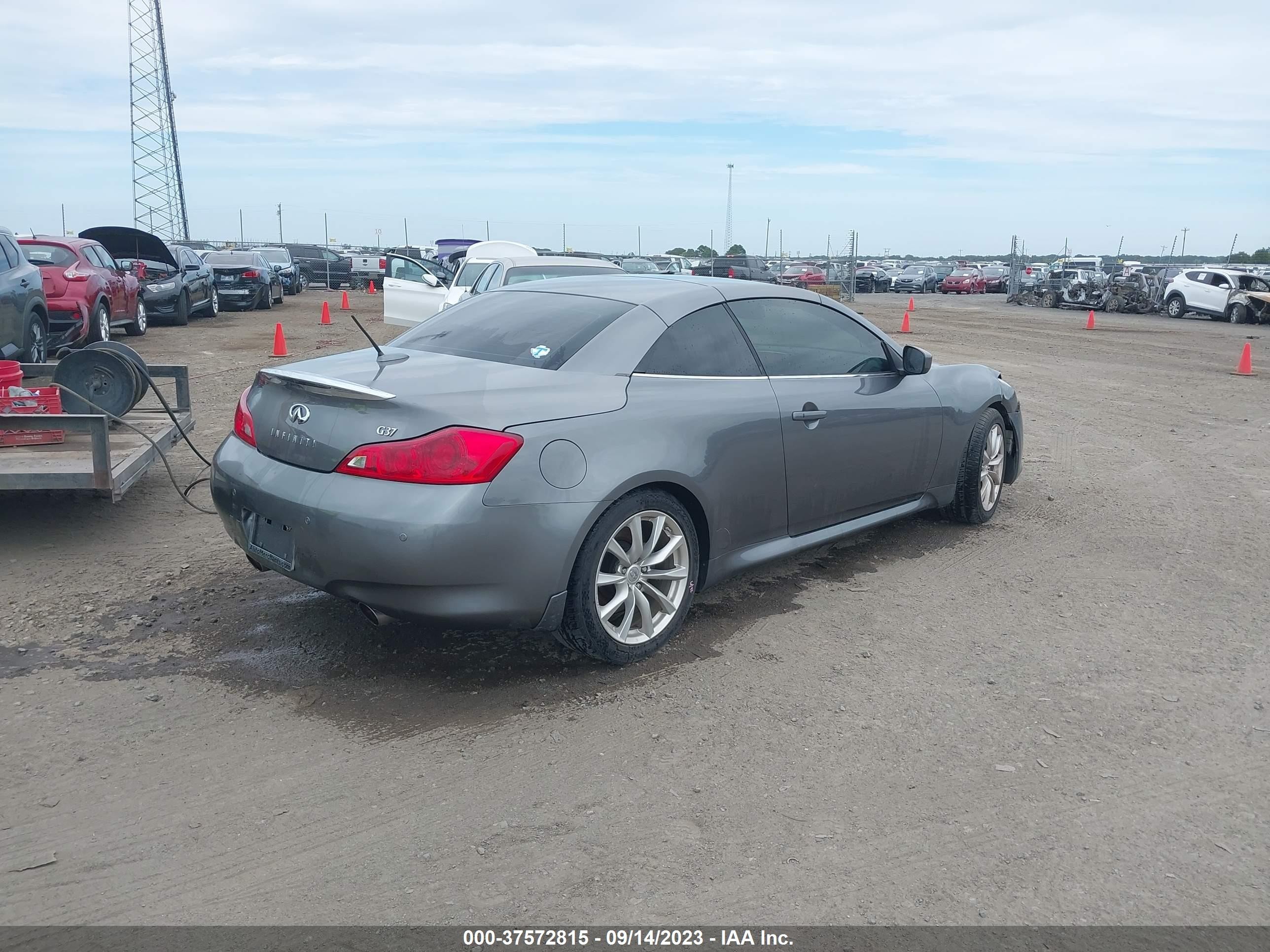 Photo 3 VIN: JN1CV6FE7DM771299 - INFINITI G 