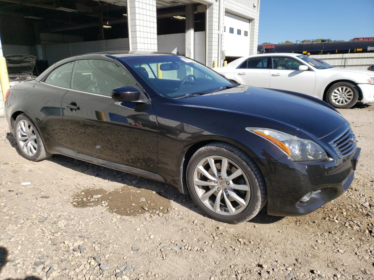 Photo 3 VIN: JN1CV6FE8BM954398 - INFINITI G 