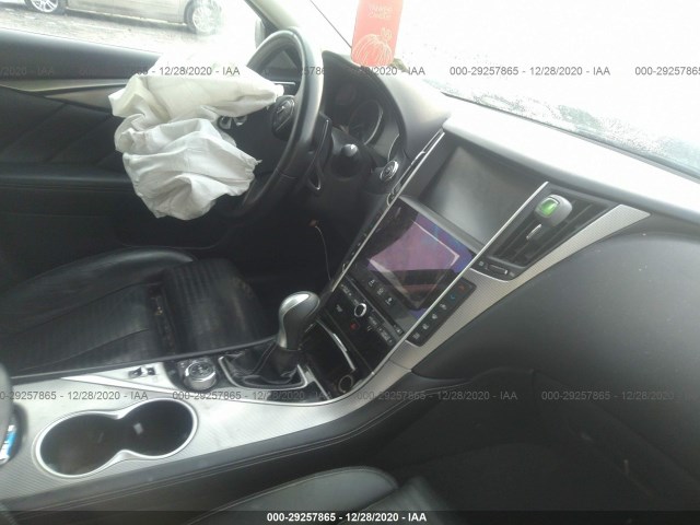 Photo 4 VIN: JN1CV7AR8HM681911 - INFINITI Q50 