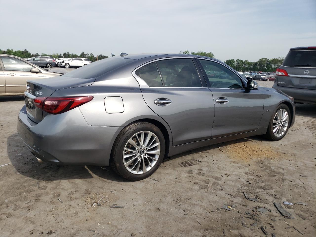 Photo 2 VIN: JN1CV7AR9JM280518 - INFINITI Q50 