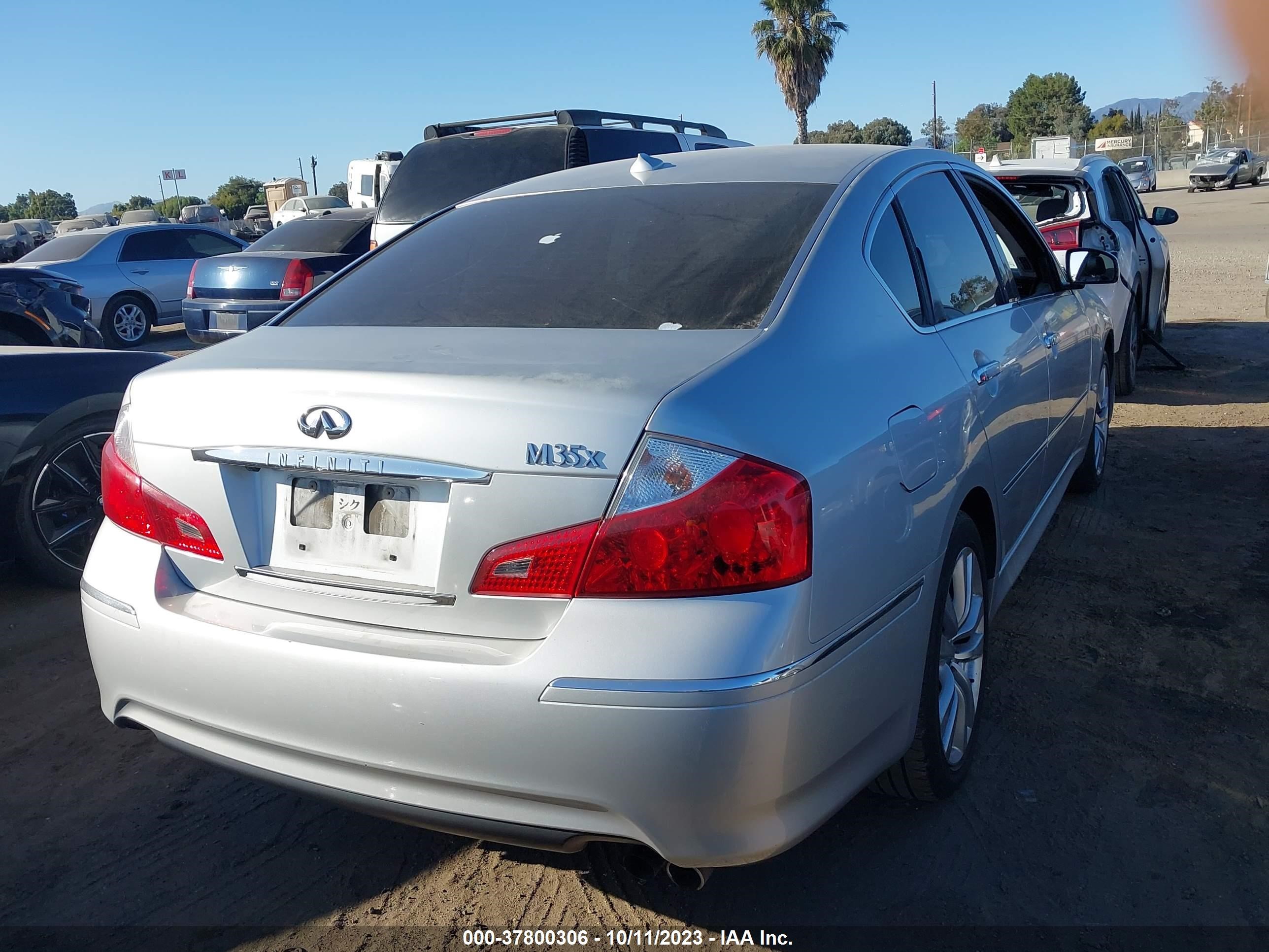 Photo 3 VIN: JN1CY0AR8AM961817 - INFINITI M 