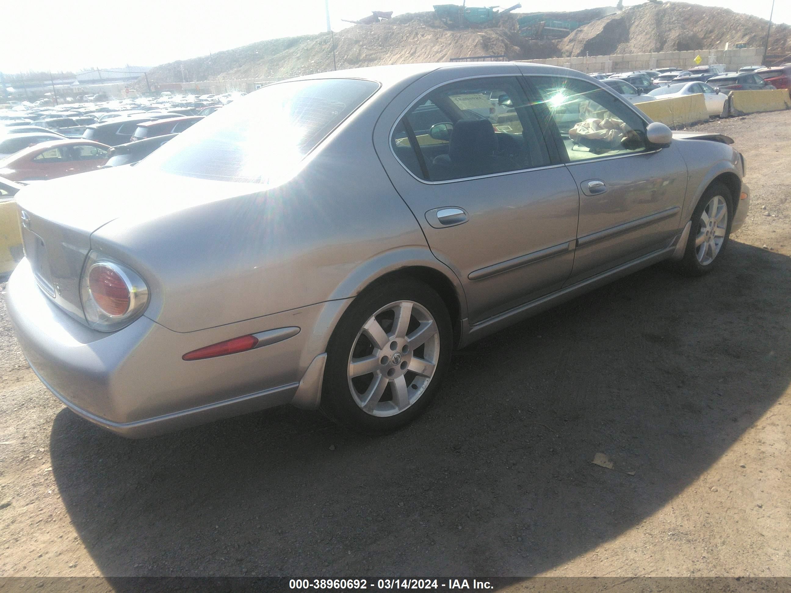 Photo 3 VIN: JN1DA31A52T322659 - NISSAN MAXIMA 