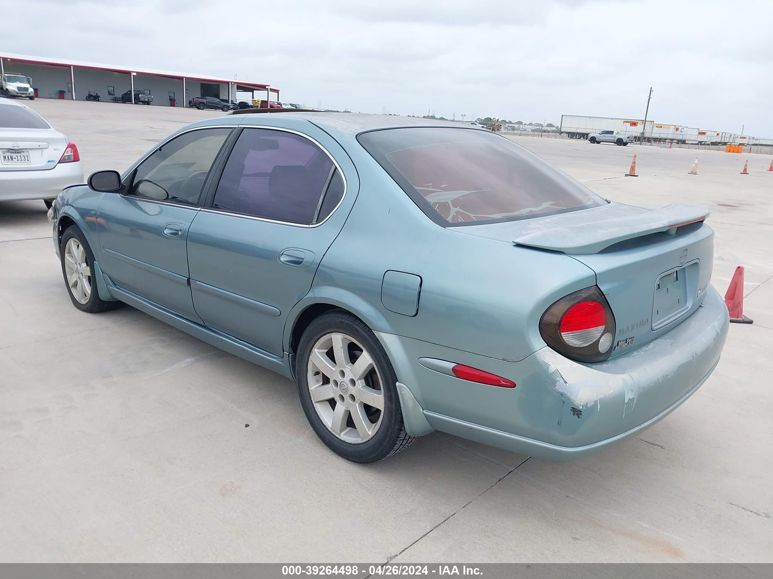 Photo 2 VIN: JN1DA31D22T448715 - NISSAN MAXIMA 