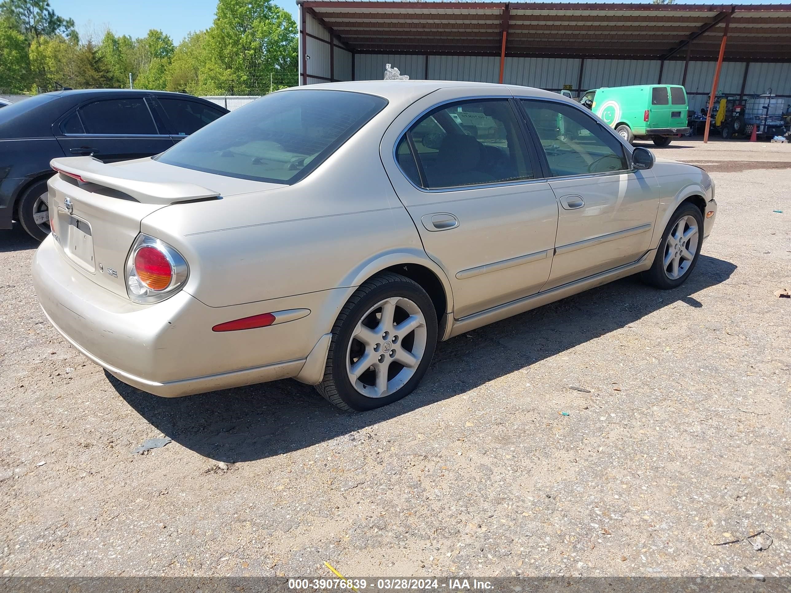 Photo 3 VIN: JN1DA31D82T201800 - NISSAN MAXIMA 