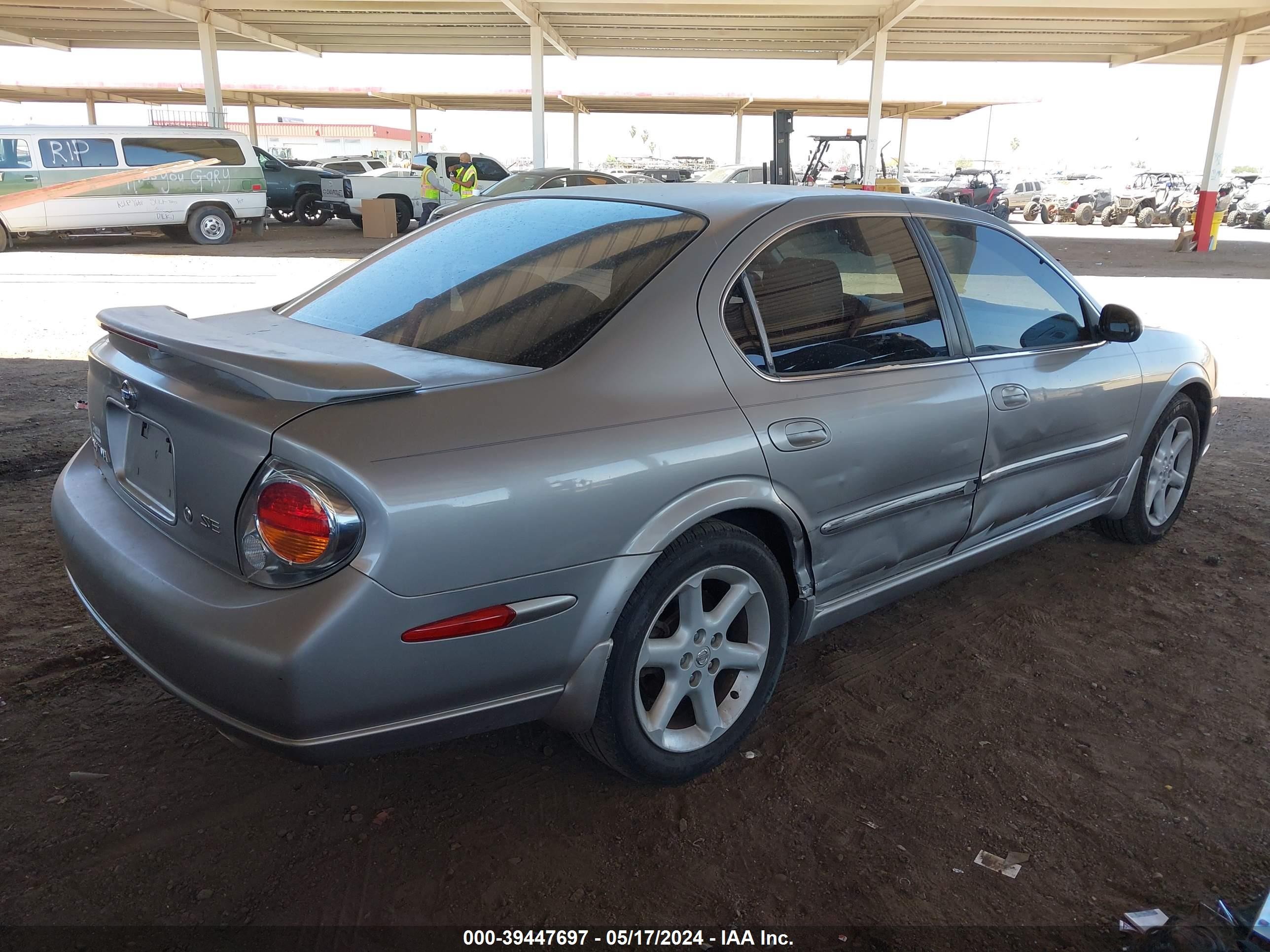 Photo 3 VIN: JN1DA31D82T426203 - NISSAN MAXIMA 