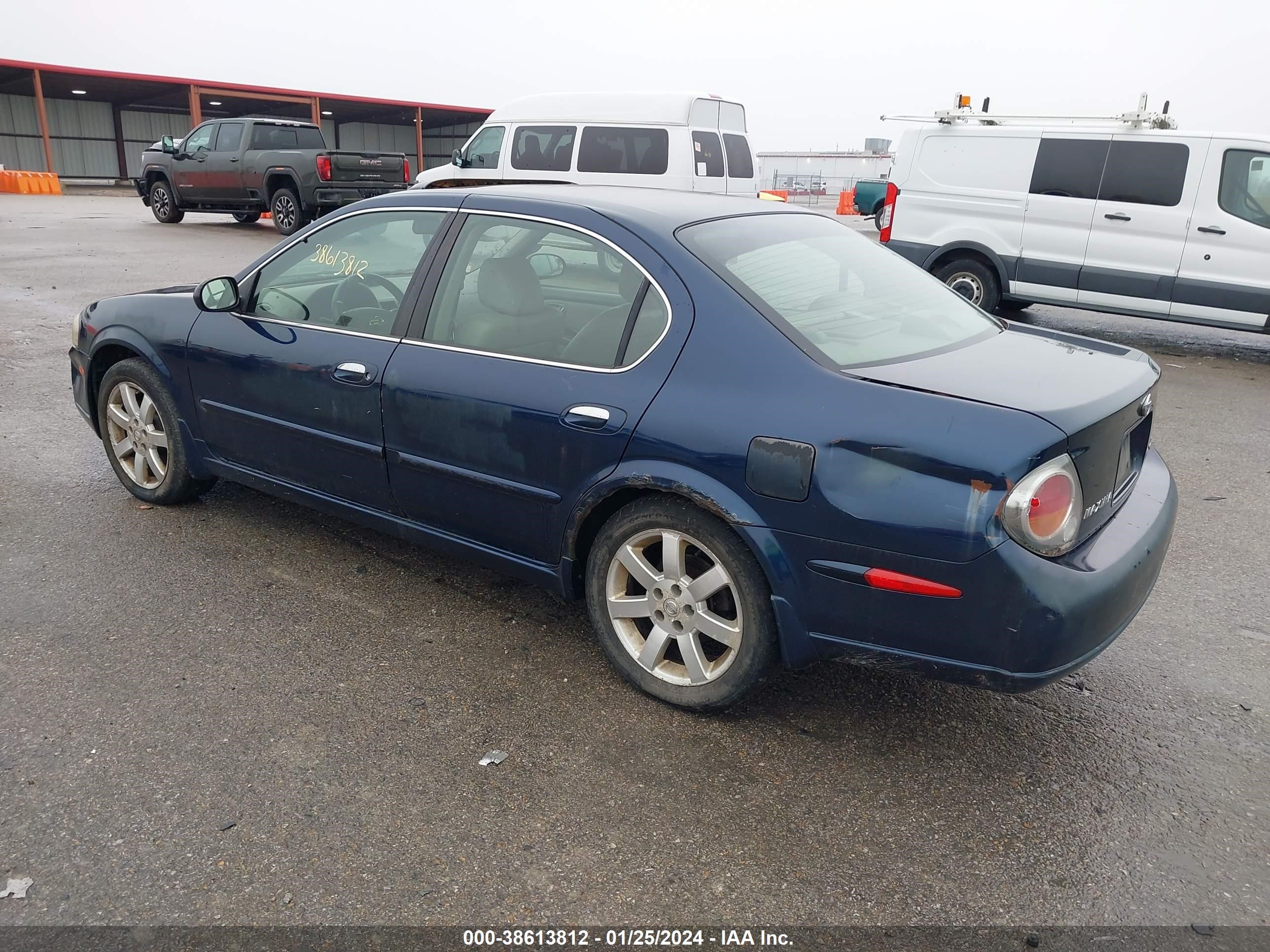 Photo 2 VIN: JN1DA31D82T451070 - NISSAN MAXIMA 