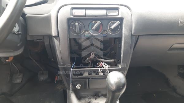 Photo 13 VIN: JN1DB41SXXW002089 - NISSAN SUNNY 