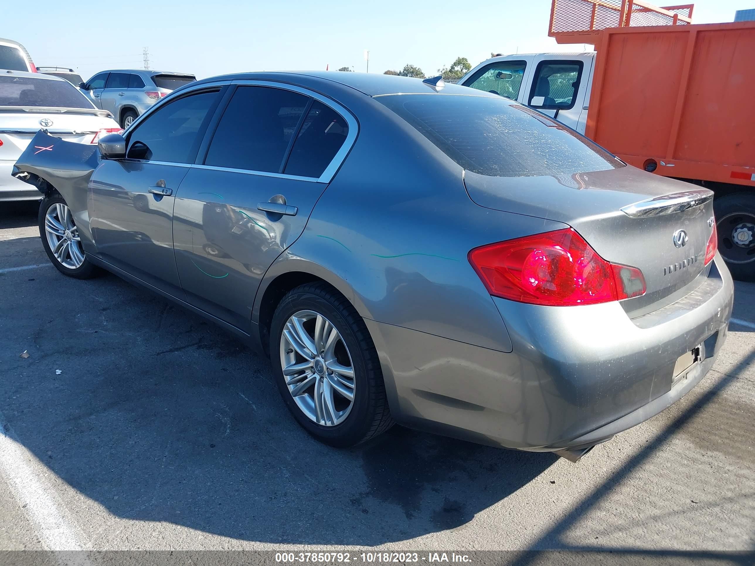 Photo 2 VIN: JN1DV6AP4BM604022 - INFINITI G 