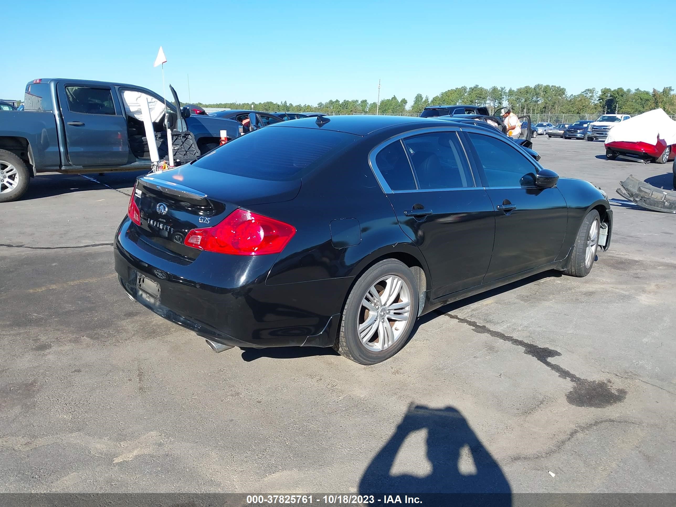 Photo 3 VIN: JN1DV6AP4CM701173 - INFINITI G 