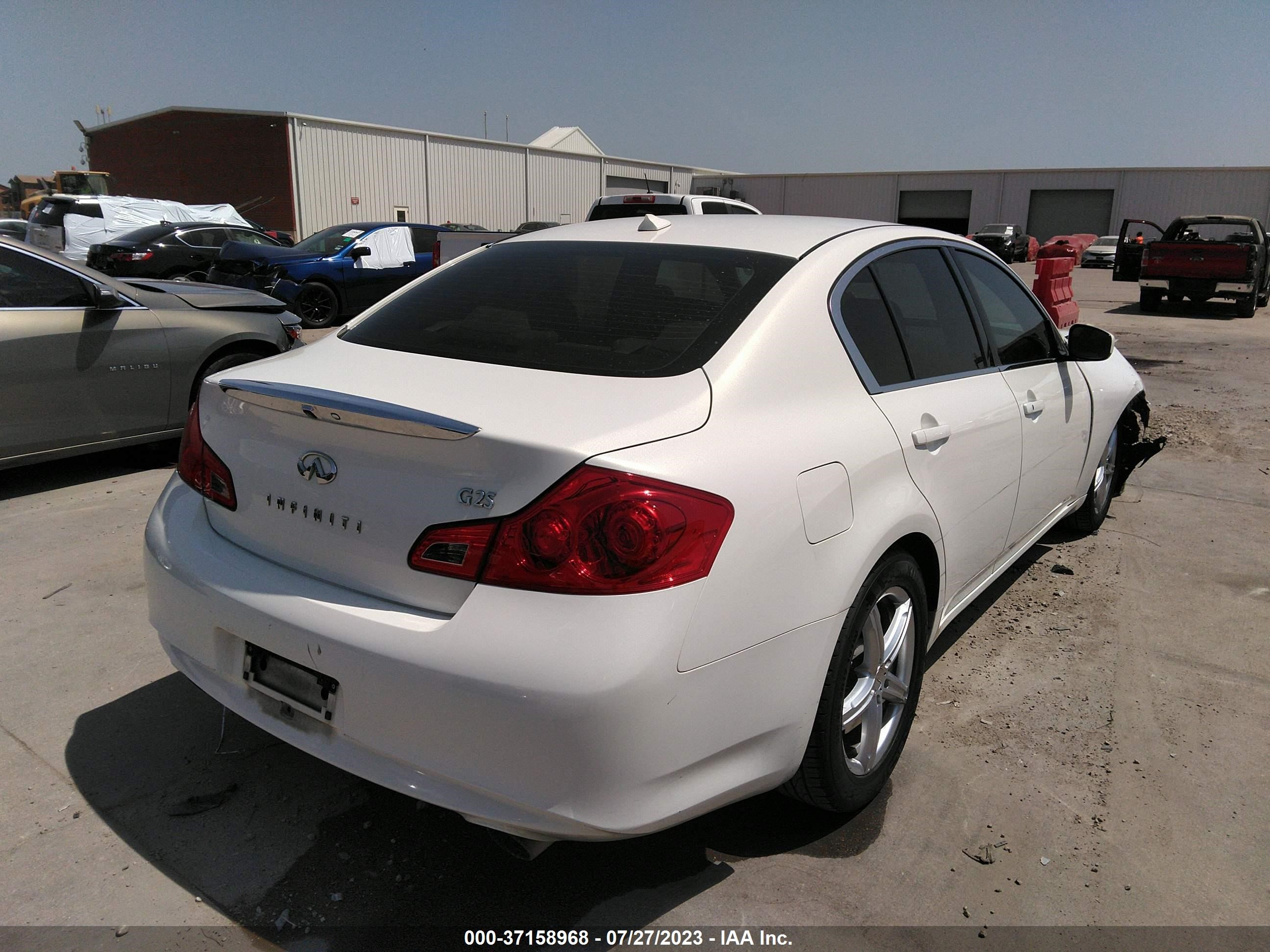 Photo 3 VIN: JN1DV6AP5CM700565 - INFINITI G 