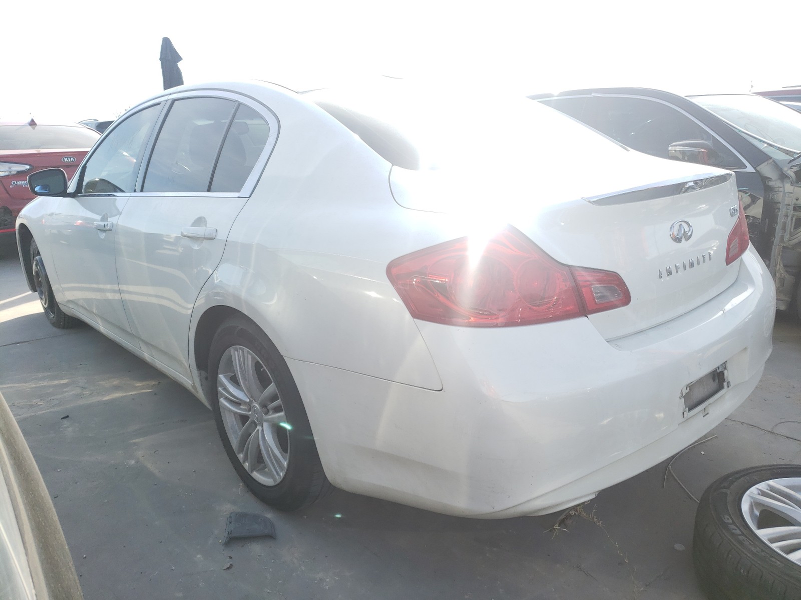 Photo 2 VIN: JN1DV6AP7BM600787 - INFINITI G25 BASE 