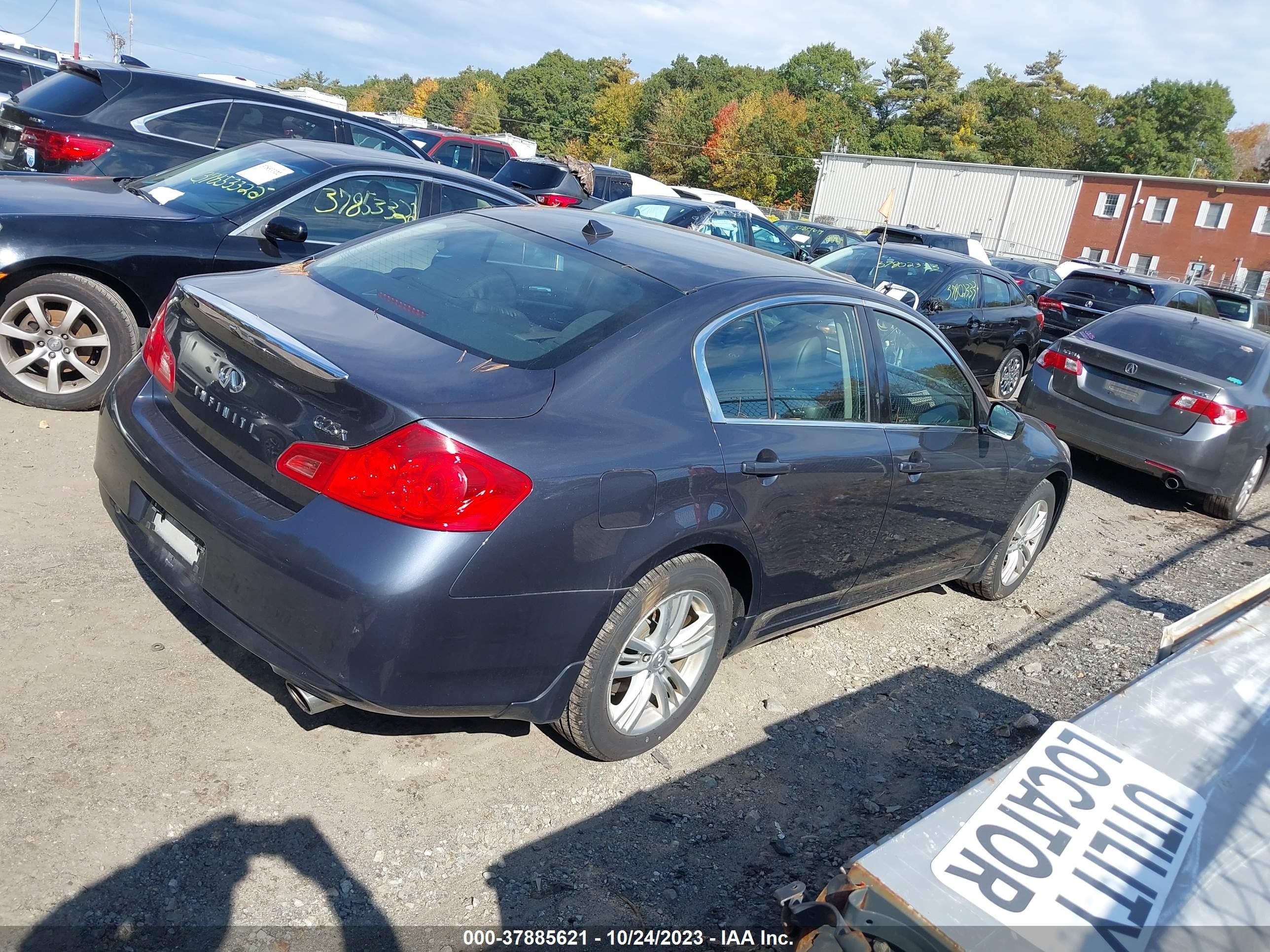 Photo 3 VIN: JN1DV6AR2BM452078 - INFINITI G 