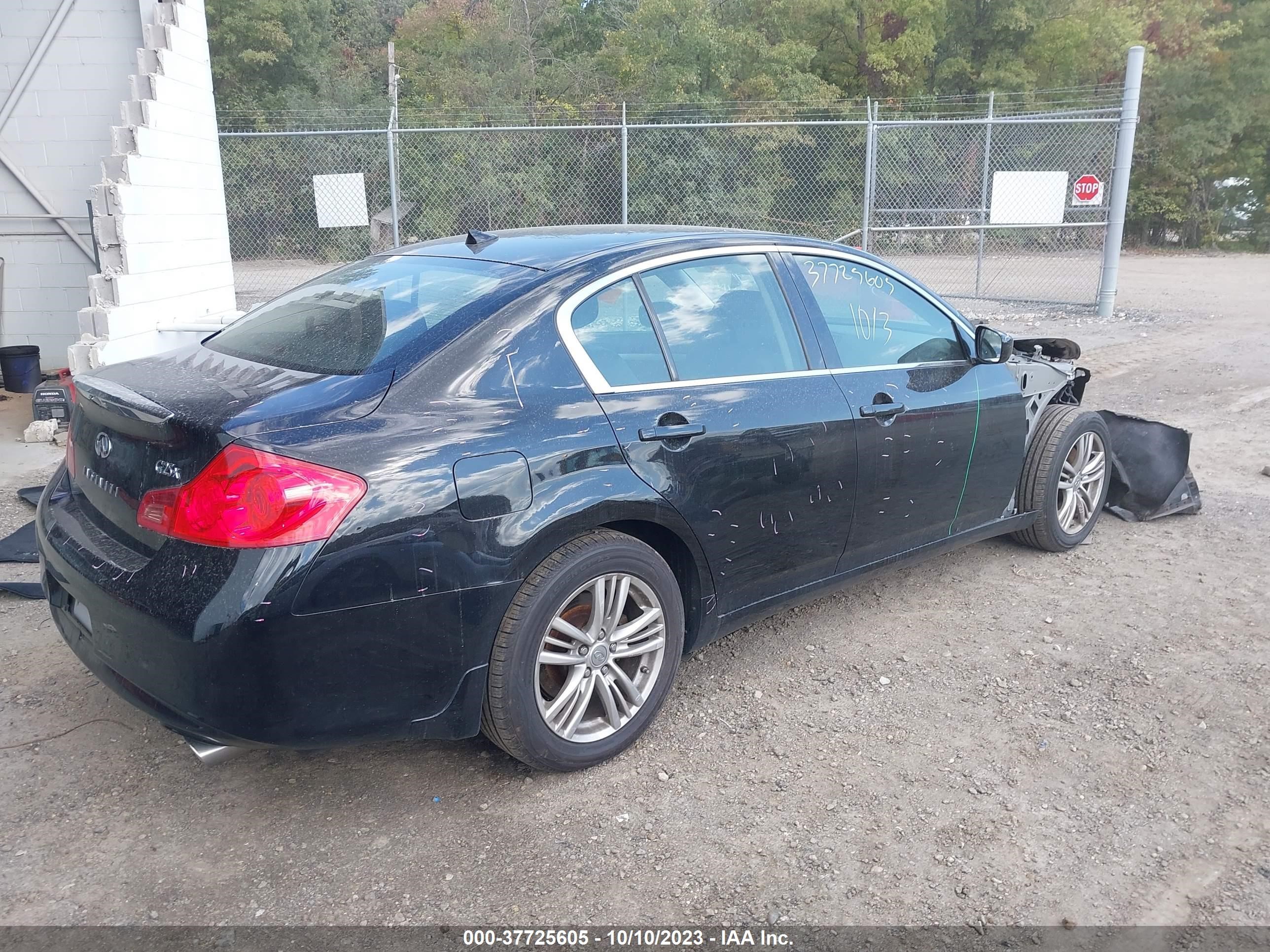 Photo 3 VIN: JN1DV6AR6BM651425 - INFINITI G 